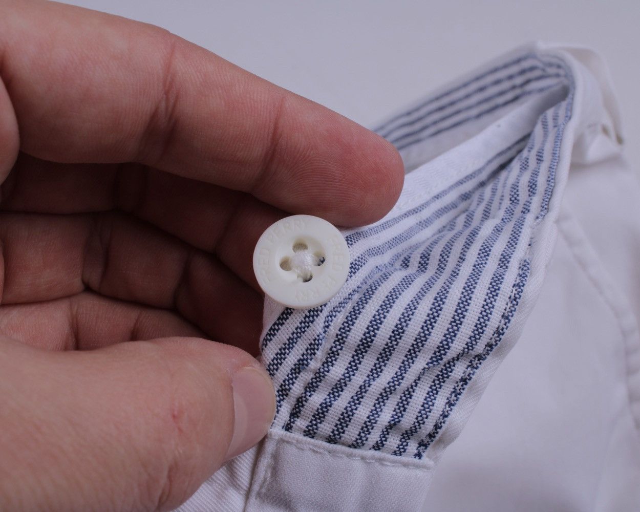 Fred Perry × Vintage FRED PERRY Vintage Classic White Cotton Shorts Casual Chino Size US 34 / EU 50 - 12 Thumbnail