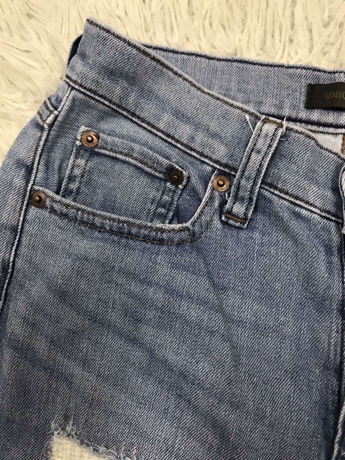 Japanese Brand Uniqlo Fabric by Kaihara Slim Fit Distressed Jeans Size 24" / US 00 / IT 34 - 6 Thumbnail