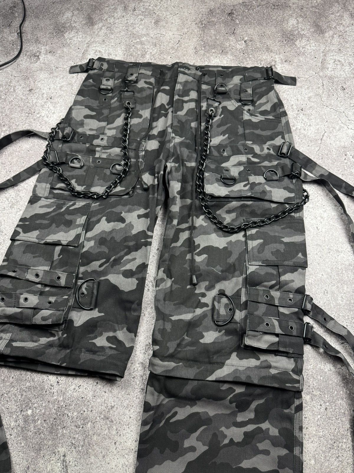 Japanese Brand 🔥VERY RARE GOTHICANA BY EMP AVANT GARDE BONDAGE CARGO PANTS🔥 Size US 34 / EU 50 - 11 Thumbnail