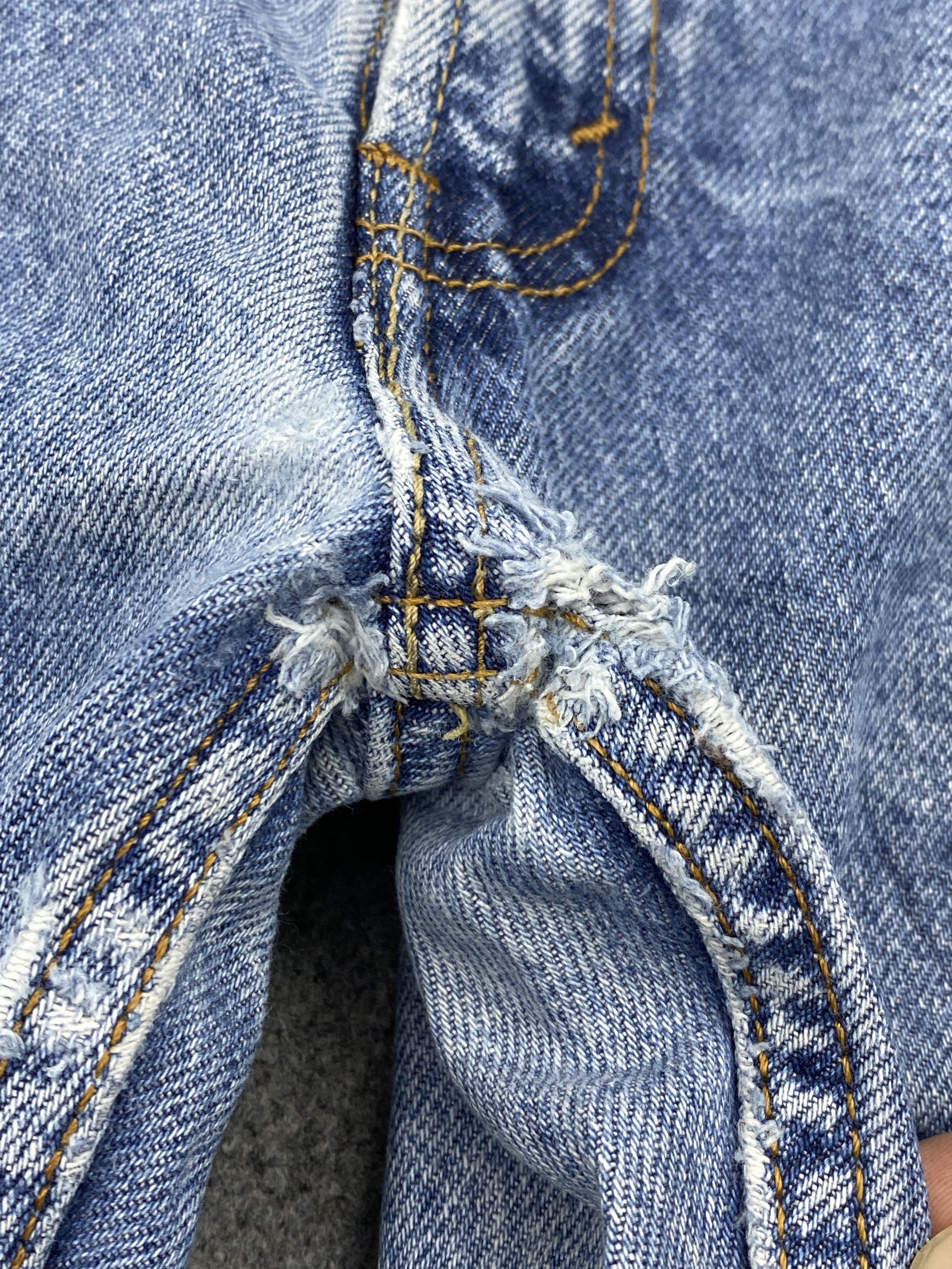 Levi's × Vintage Vintage Levis 505 Lightwash Faded Blue Denim DP2703 Size US 34 / EU 50 - 13 Thumbnail