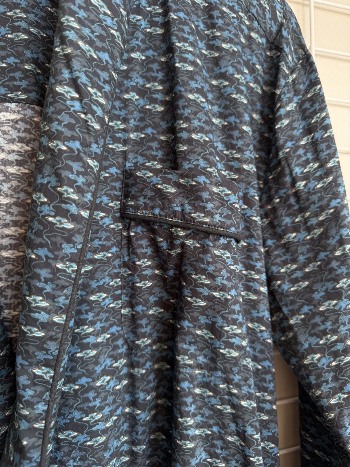Orlebar Brown Orlebar Brown Lightweight Robe Mens Size M Geometric Print Size US M / EU 48-50 / 2 - 12 Thumbnail