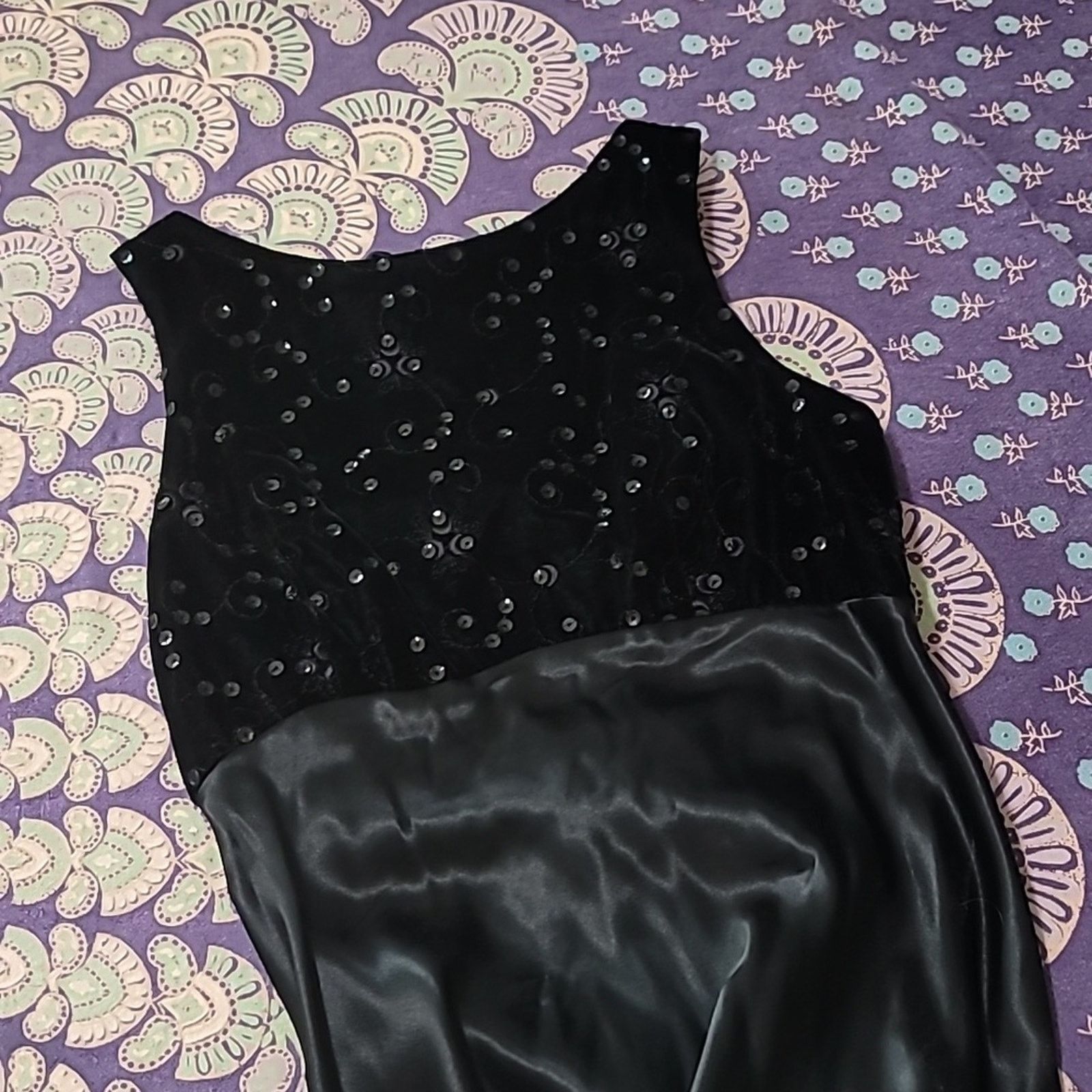 Never Worn VTG 2000s Prom Dress Long Silky Satin Velvet is available for  purchase on au PAY Market - Imported Goods Online Store Co.Ltd. | au PAY  Market - Online Shopping Site