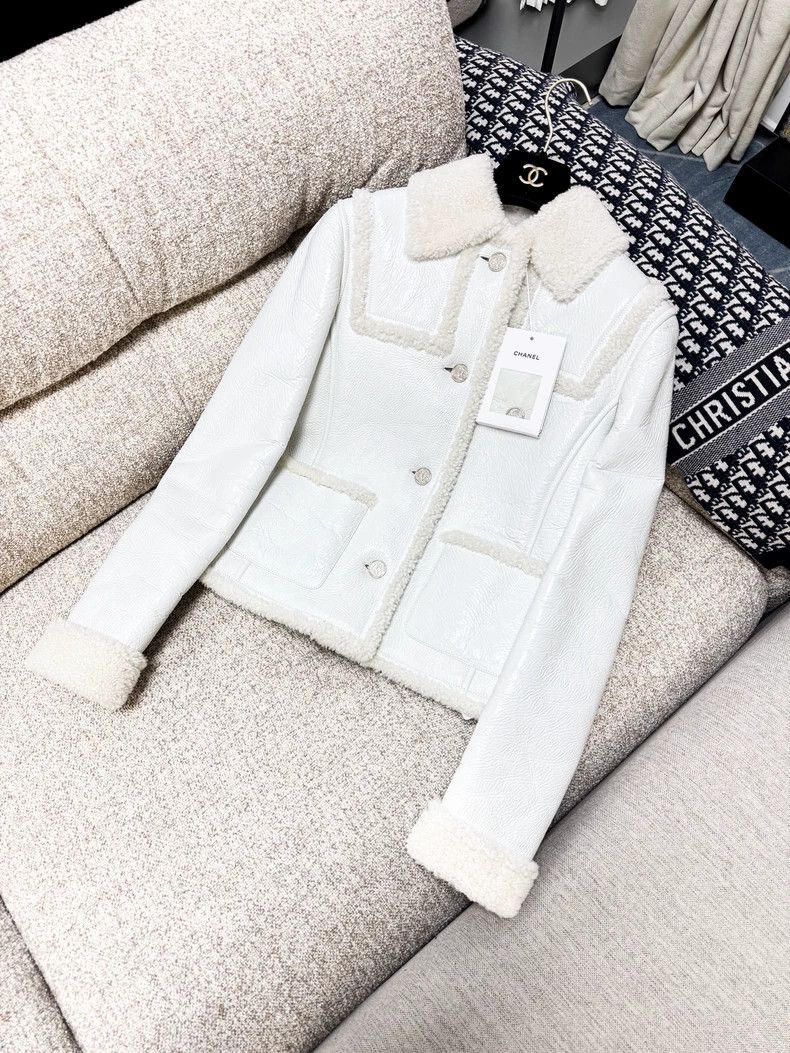 Chanel Chanel Fur all-in-one lapel long-sleeved jacket Size XS / US 0-2 / IT 36-38 - 4 Thumbnail