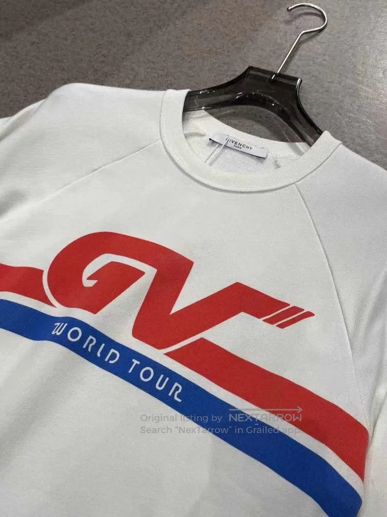 Givenchy Givenchy Red and Blue Printed Crewneck Sweatshirt (Size M) Size US M / EU 48-50 / 2 - 3 Thumbnail