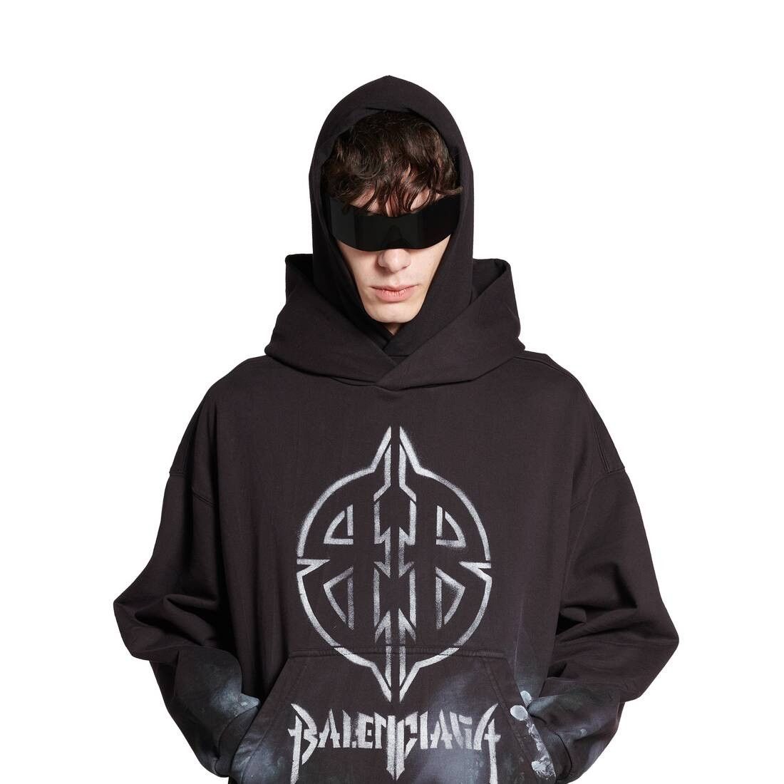 Balenciaga o1w1db10126 Metal BB Stencil Hoodie Medium Fit in Black Size US M / EU 48-50 / 2 - 5 Thumbnail