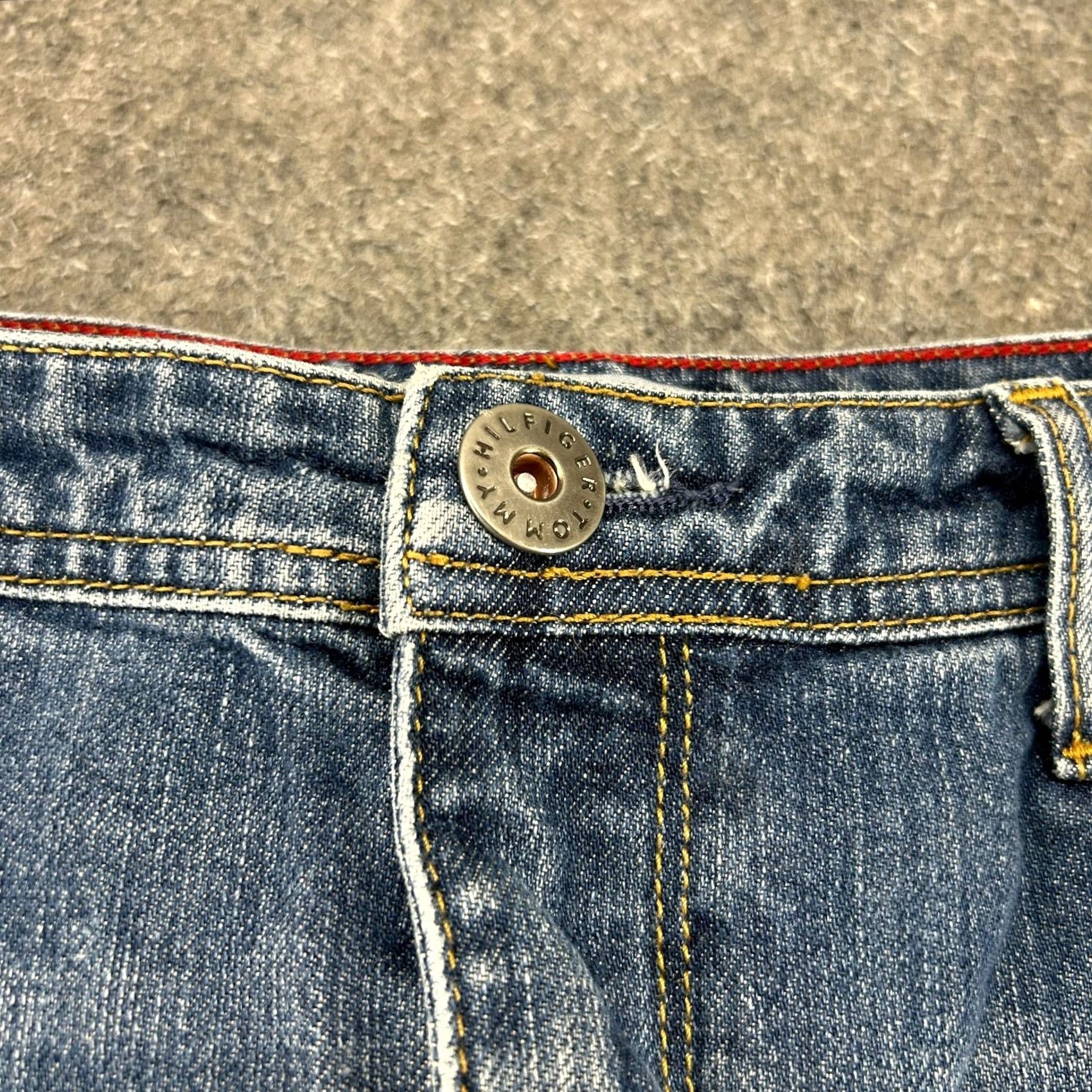 Tommy Hilfiger VINTAGE Tommy Hilfiger Skirt Womens 14 Blue Denim Midi Mini High Rise Pocket Slit 90s 70s 80s Retro USA Size 36" / US 14 / IT 50 - 7 Thumbnail