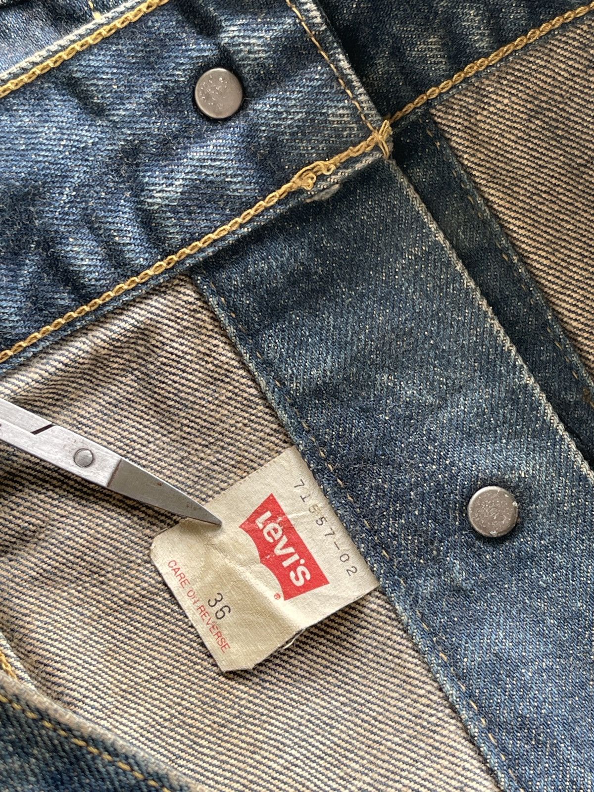 Levi's Vintage Clothing Vintage Levis Big E Lot 71557 Denim Trucker Jacket Size US S / EU 44-46 / 1 - 15 Thumbnail