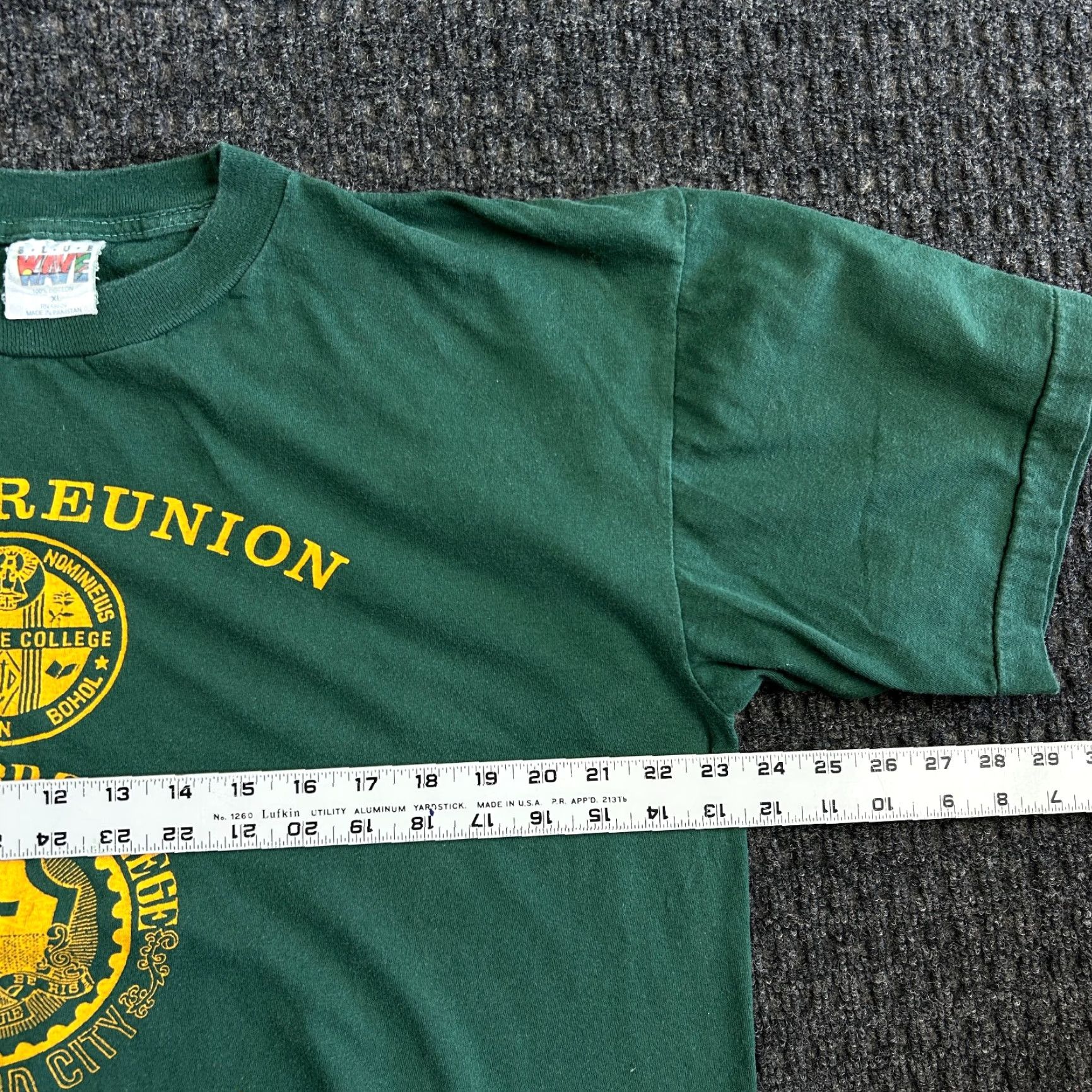Vintage VINTAGE Blue Wave T-Shirt College Grand Reunion 90s Green XL Mens Short Sleeve Crew Neck Cotton Graphic Print Single Stitch Universal USA Size US XL / EU 56 / 4 - 7 Thumbnail