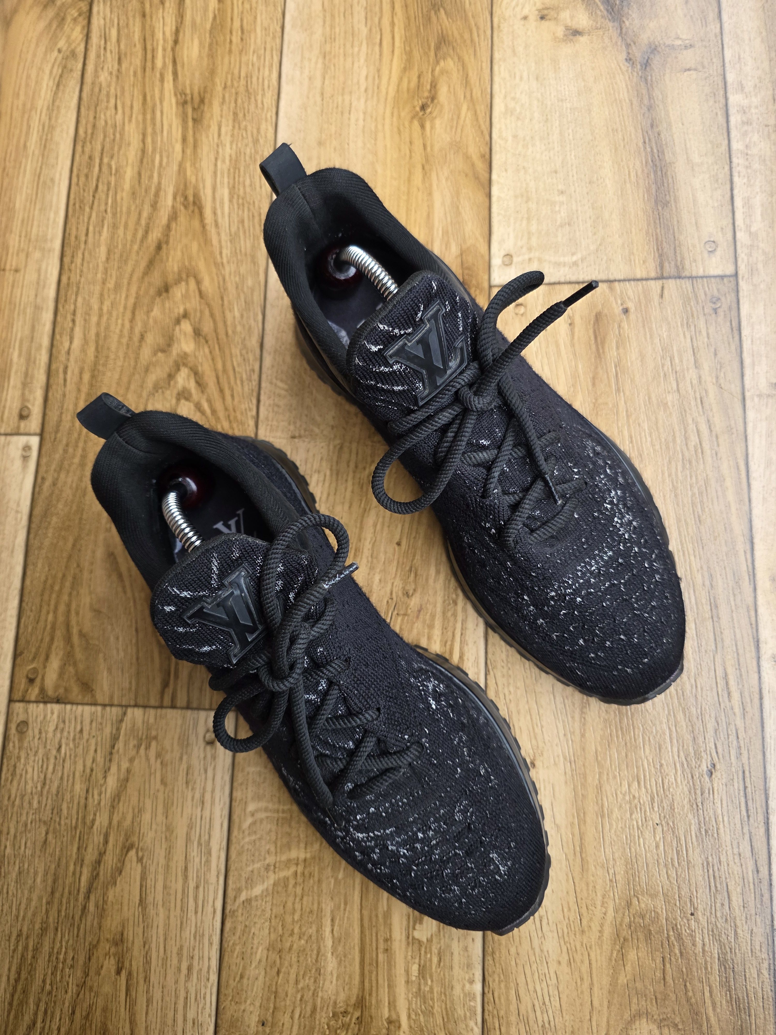 Louis Vuitton LOUIS VUITTON V.N.R KNIT SNEAKERS Size US 10 / EU 43 - 1 Thumbnail
