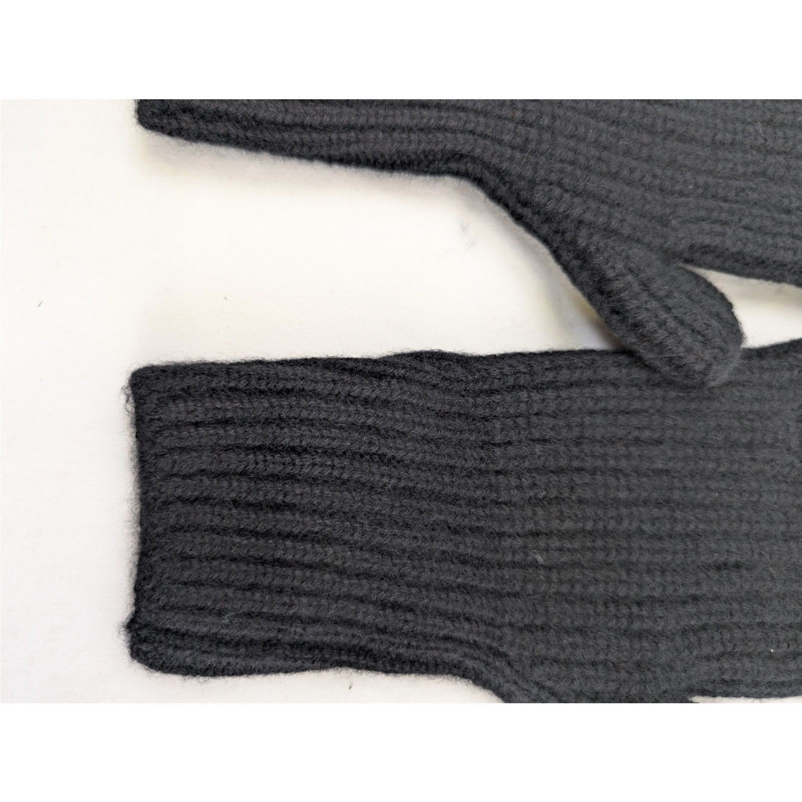 Amiri o1rshd1 Q:3 / Size: OS / Cashmere Fingerless Gloves in Black Size ONE SIZE - 5 Thumbnail