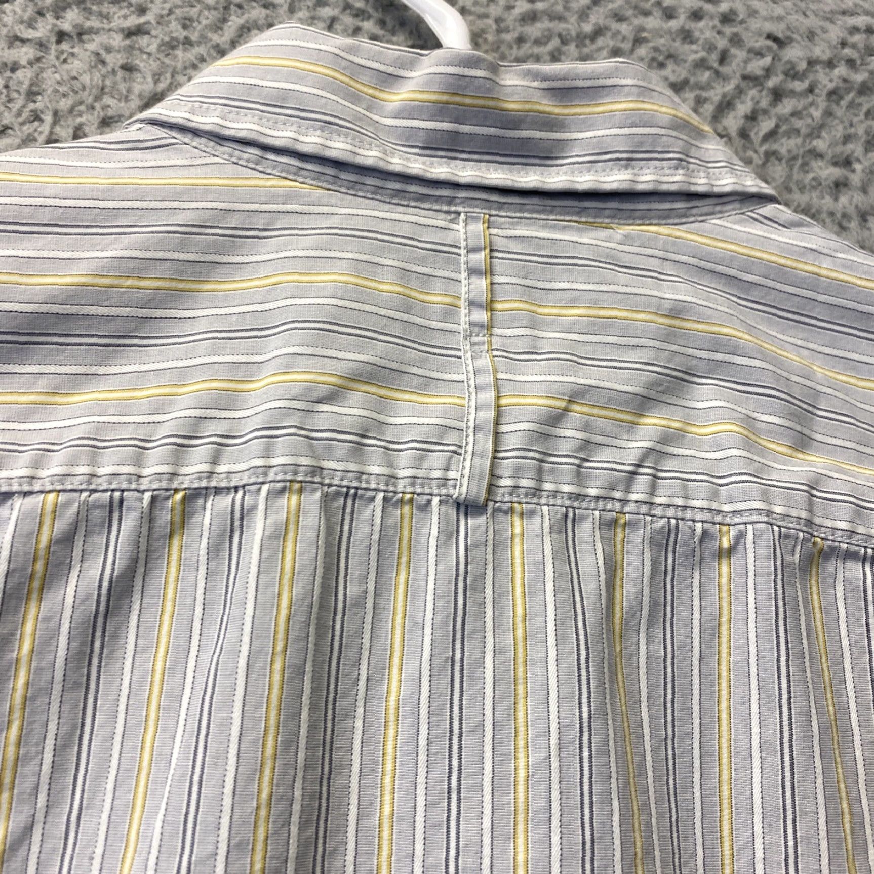 Banana Republic Banana Republic Men Button-Up Shirt Size M Gray Striped Long Sleeve /109-4 Size US M / EU 48-50 / 2 - 7 Thumbnail