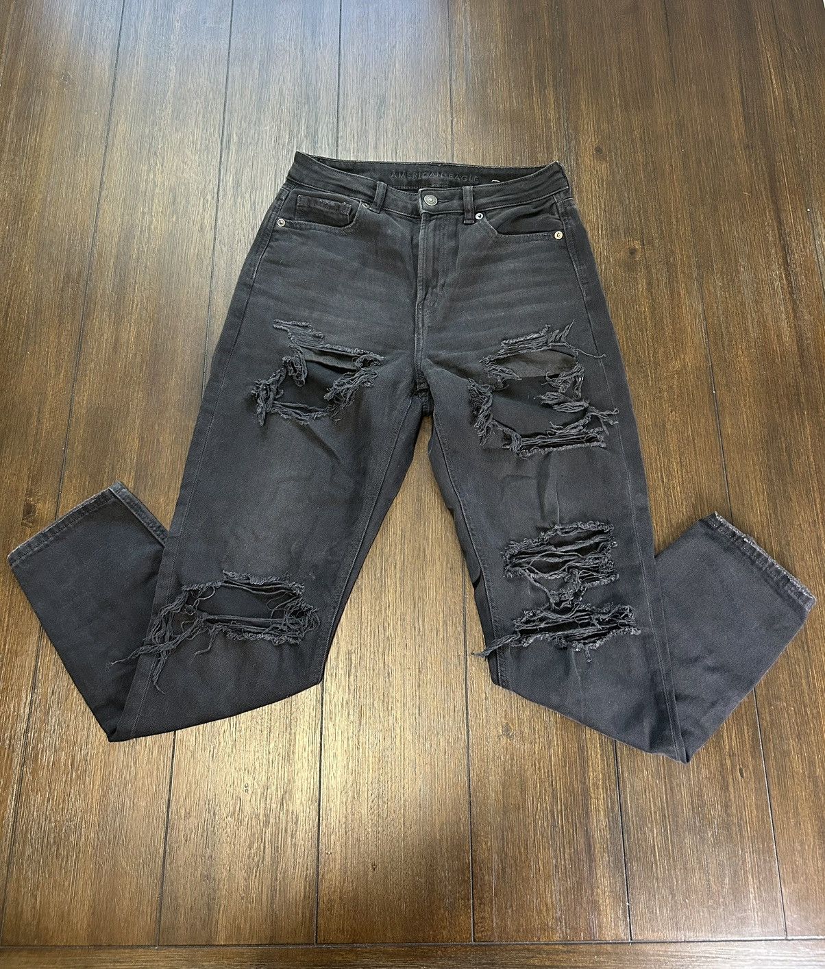 American Eagle Outfitters American Eagle Mom Jean Womens High Rise Distressed Size 26" / US 2 / IT 38 - 1 Thumbnail