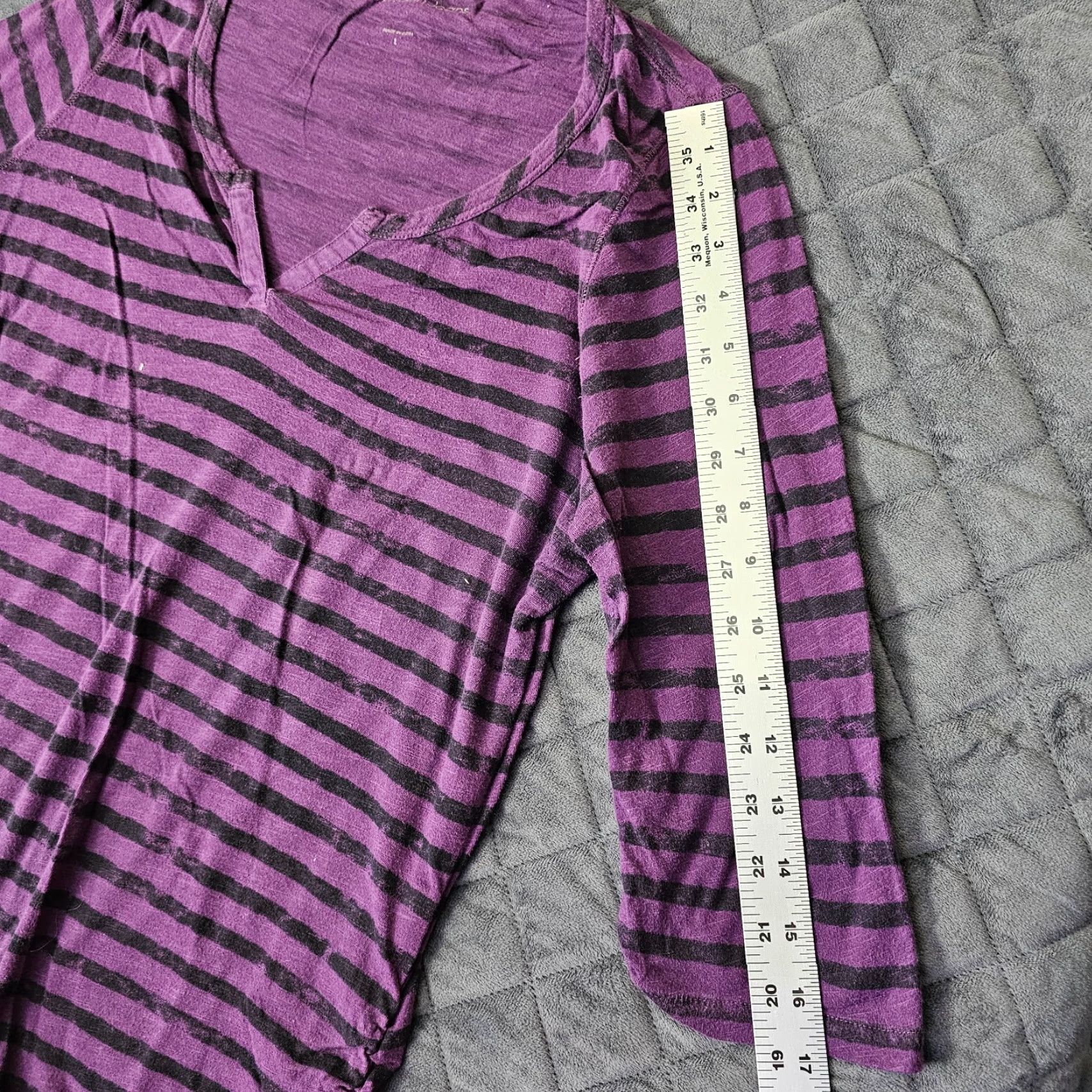 Calvin Klein Calvin Klein Jeans Blouse Women’s V Neck Long Sleeve Purple Stripe Casual Split Size L / US 10 / IT 46 - 6 Thumbnail