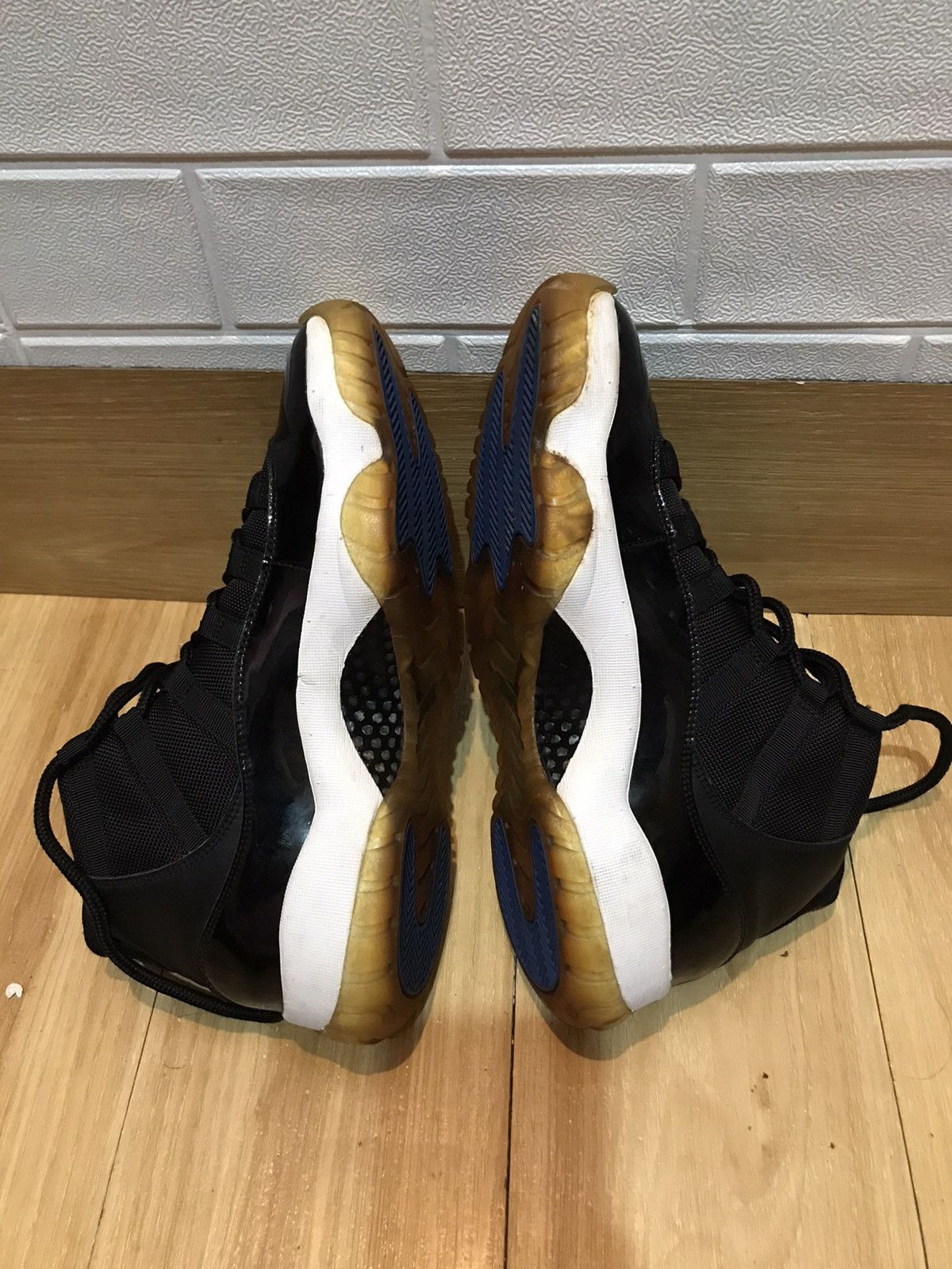 Jordan Brand × Nike Jordan 11 Retro Space Jam (2009) Size US 9.5 / EU 42-43 - 3 Thumbnail