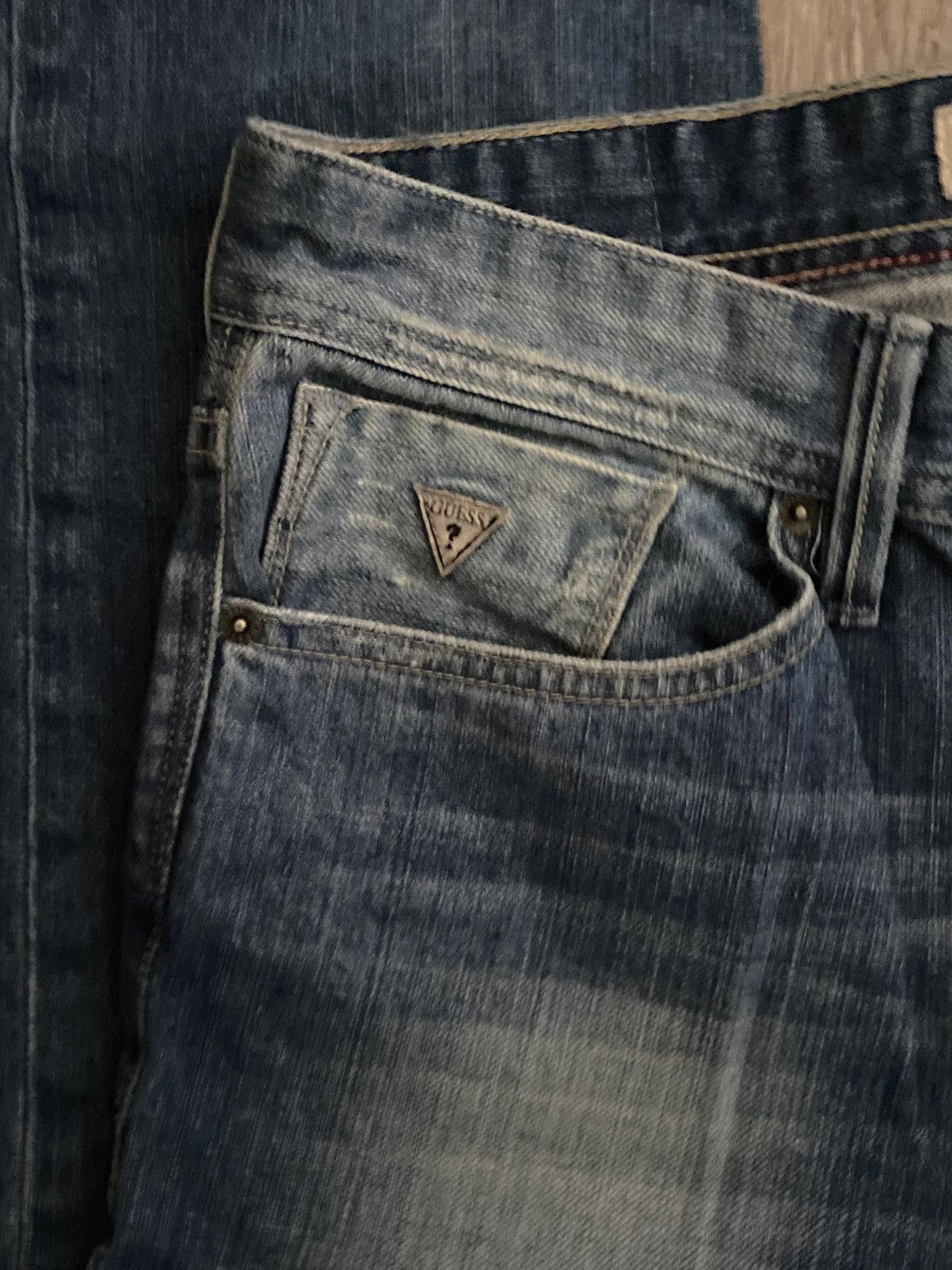 Guess guess robertson slim tapered made in mexico 31 W x 32L USA Size US 31 - 7 Thumbnail