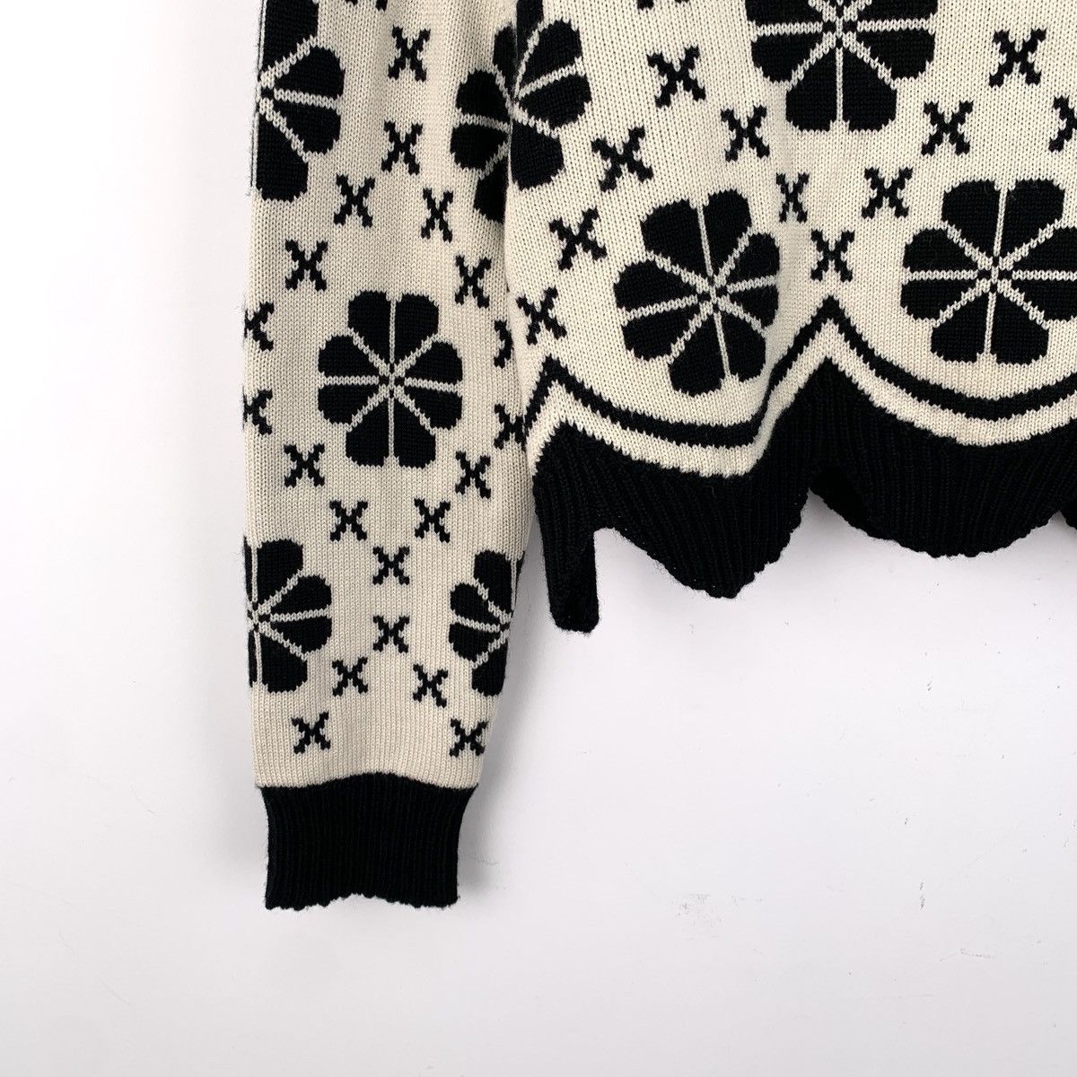 Dior DiorWool Crew Neck Lace Trim Long Sleeve Knit Sweater K26WX Size XS / US 0-2 / IT 36-38 - 4 Thumbnail