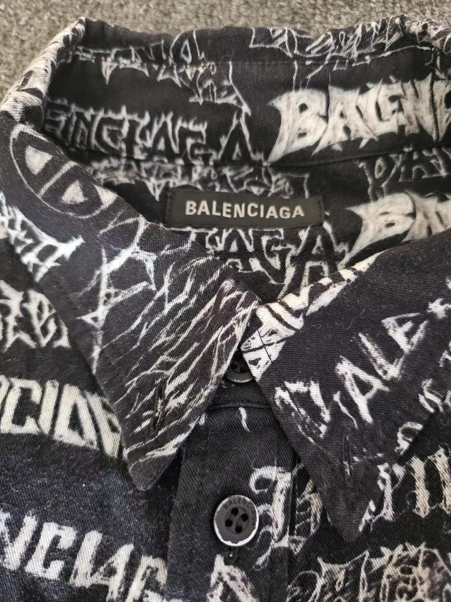 Balenciaga Balenciaga Graffiti Oversized Shirt. Q4 Size US XL / EU 56 / 4 - 3 Thumbnail