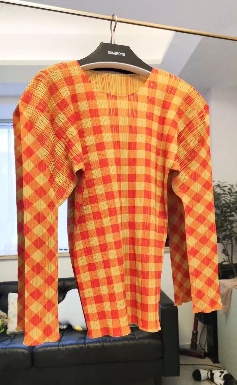 Issey Miyake size:4 Sweet orange-flavored sparkling water