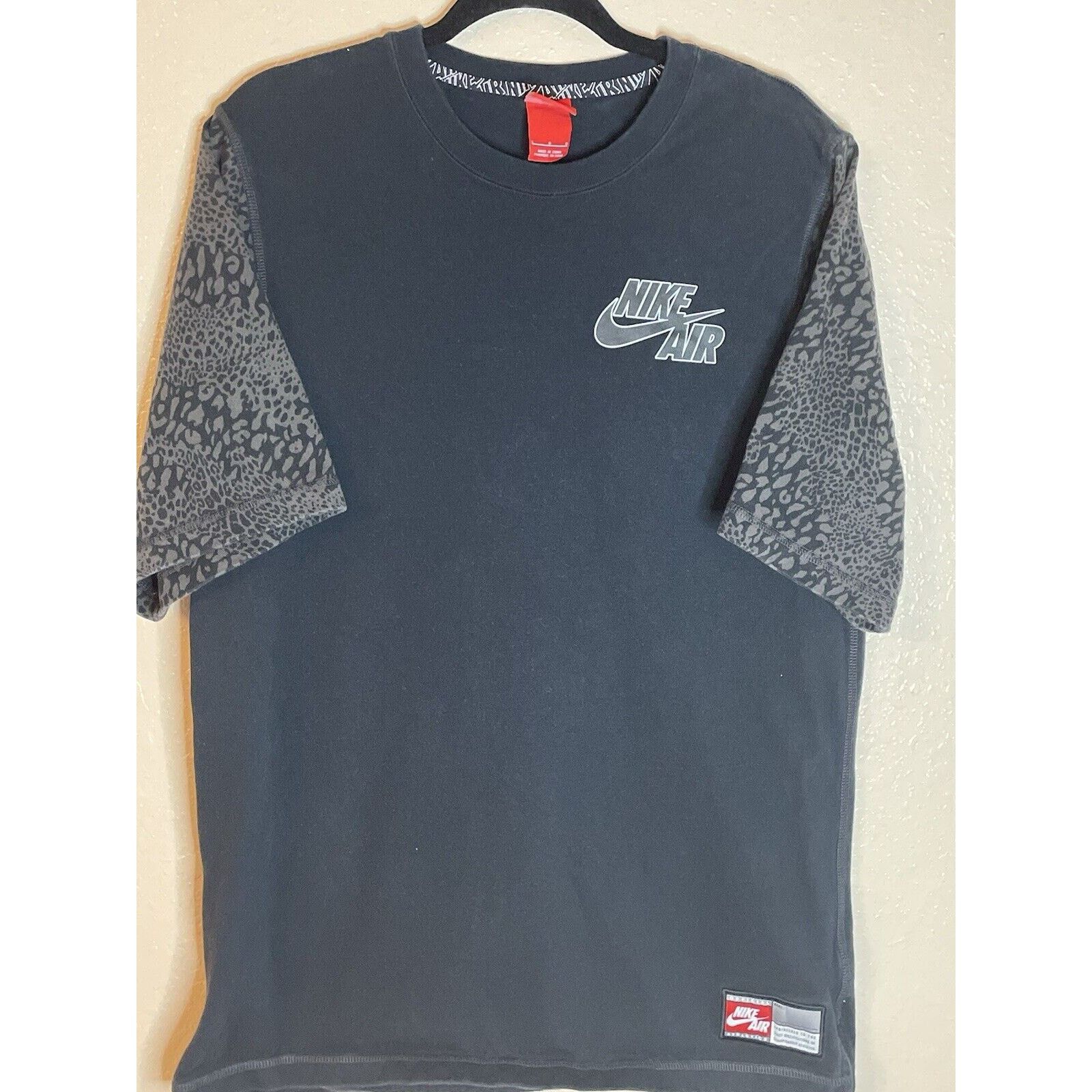 Nike Vintage Nike Air Athletics 1982 shirt. Size Large. Size US L / EU 52-54 / 3 - 1 Thumbnail