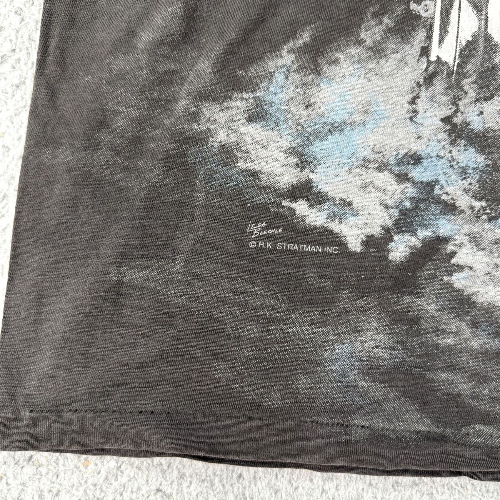 Harley Davidson VINTAGE Harley-Davidson Shirt Mens Large Black Thunder Lightning Engine 90s Distressed Graphic Print Short Sleeve V-Neck T-Shirt Men L USA Used Size US L / EU 52-54 / 3 - 5 Thumbnail