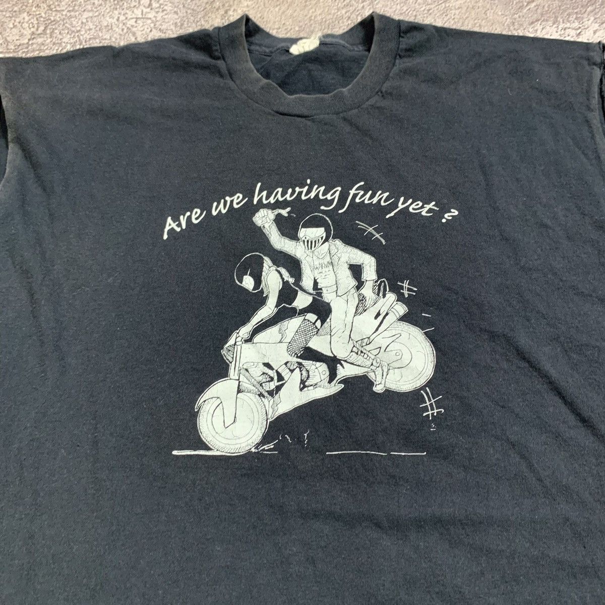 Vintage Vintage Y2K Sun Faded Graphic Tee Art Rock Streetwear XL Size US XL / EU 56 / 4 - 1 Thumbnail