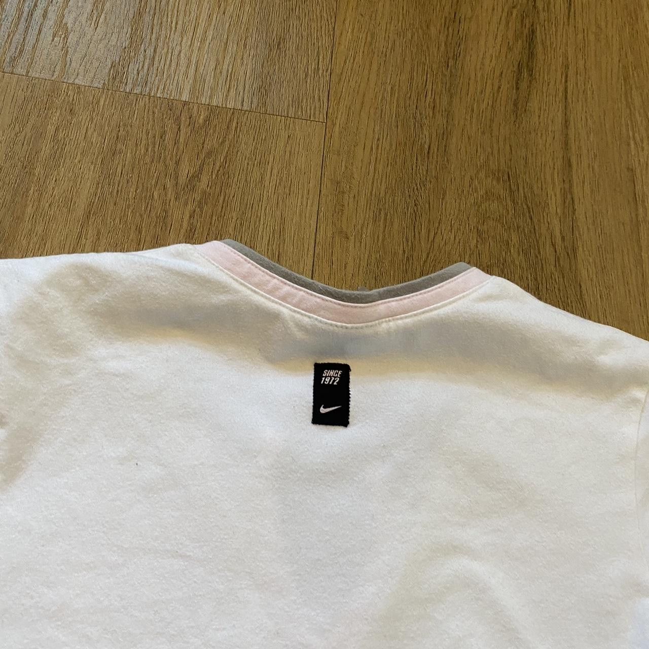 Nike Nike white and pink t-shirt with a Y2K vibe Size US XS / EU 42 / 0 - 5 Thumbnail