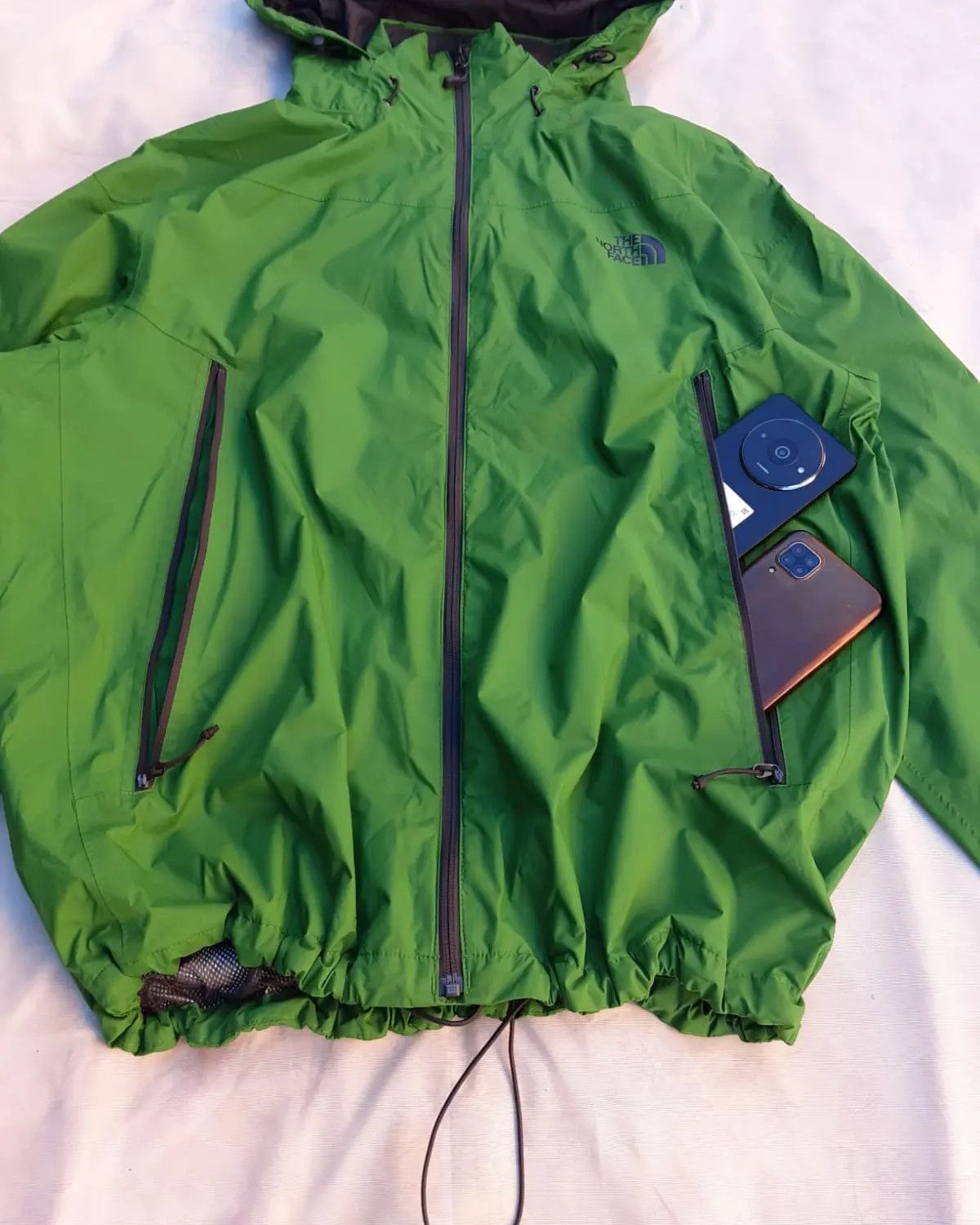 Norton TNF WATERPROOF HYVENT JACKET SIZE-L COND- 10/10 Size US L / EU 52-54 / 3 - 3 Thumbnail