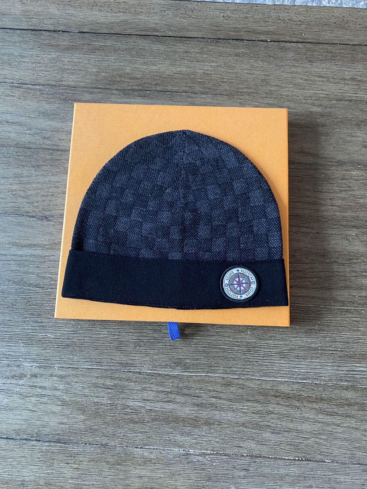 Louis Vuitton Louis Vuitton Petit Damier Graphite Compass  display picture 2