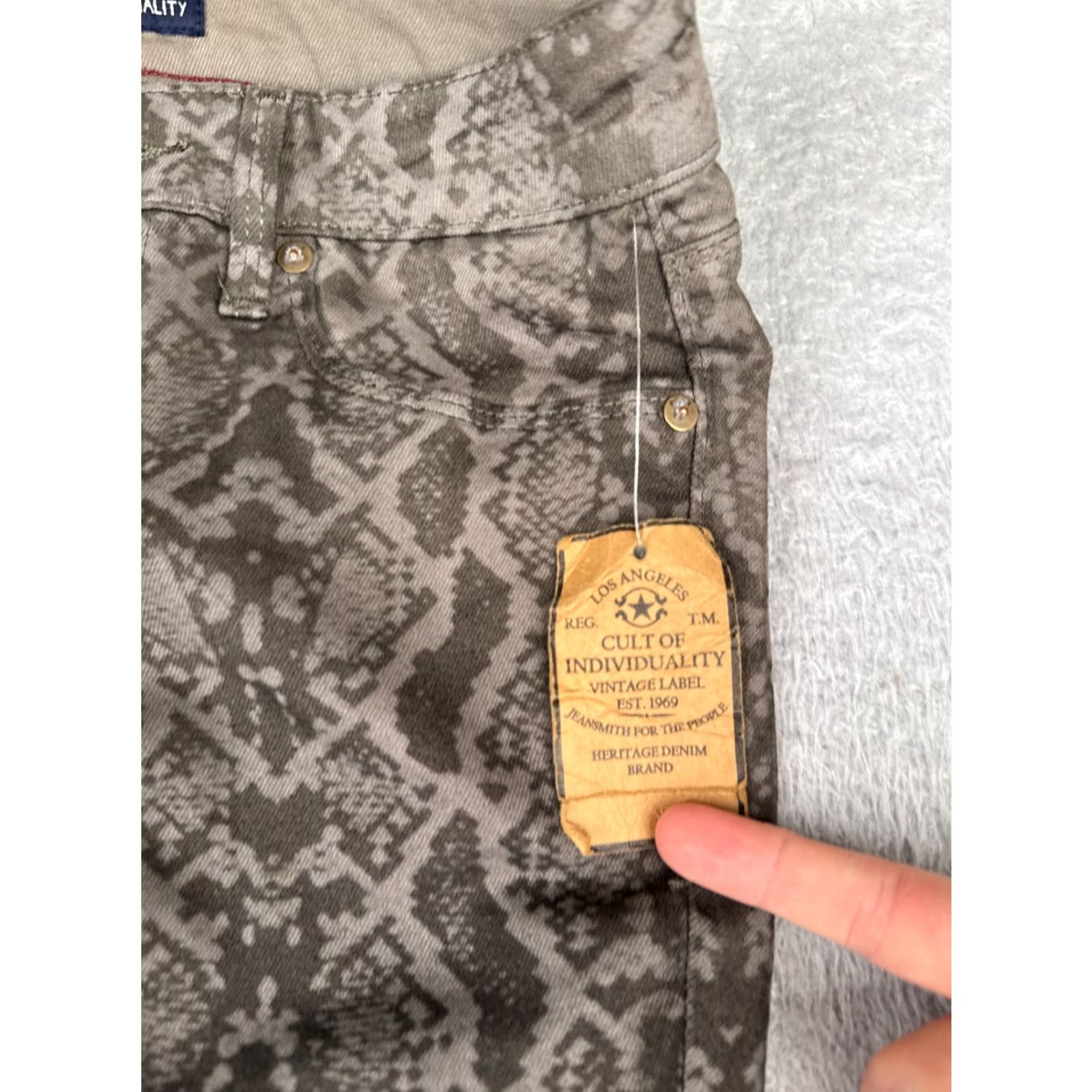 Cult Of Individuality Cult Of Individuality Jeans Women 24 Black Snake Skin Teaser Skinny Cotton 24x30 Vintage N/A Size 42" / US 20 - 2 Thumbnail