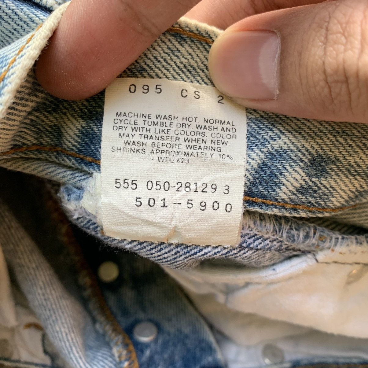 Levi's Vintage Clothing Rare Vintage Levis 501xx 555 Stamp Button Short Jeans Size US 32 / EU 48 - 10 Thumbnail