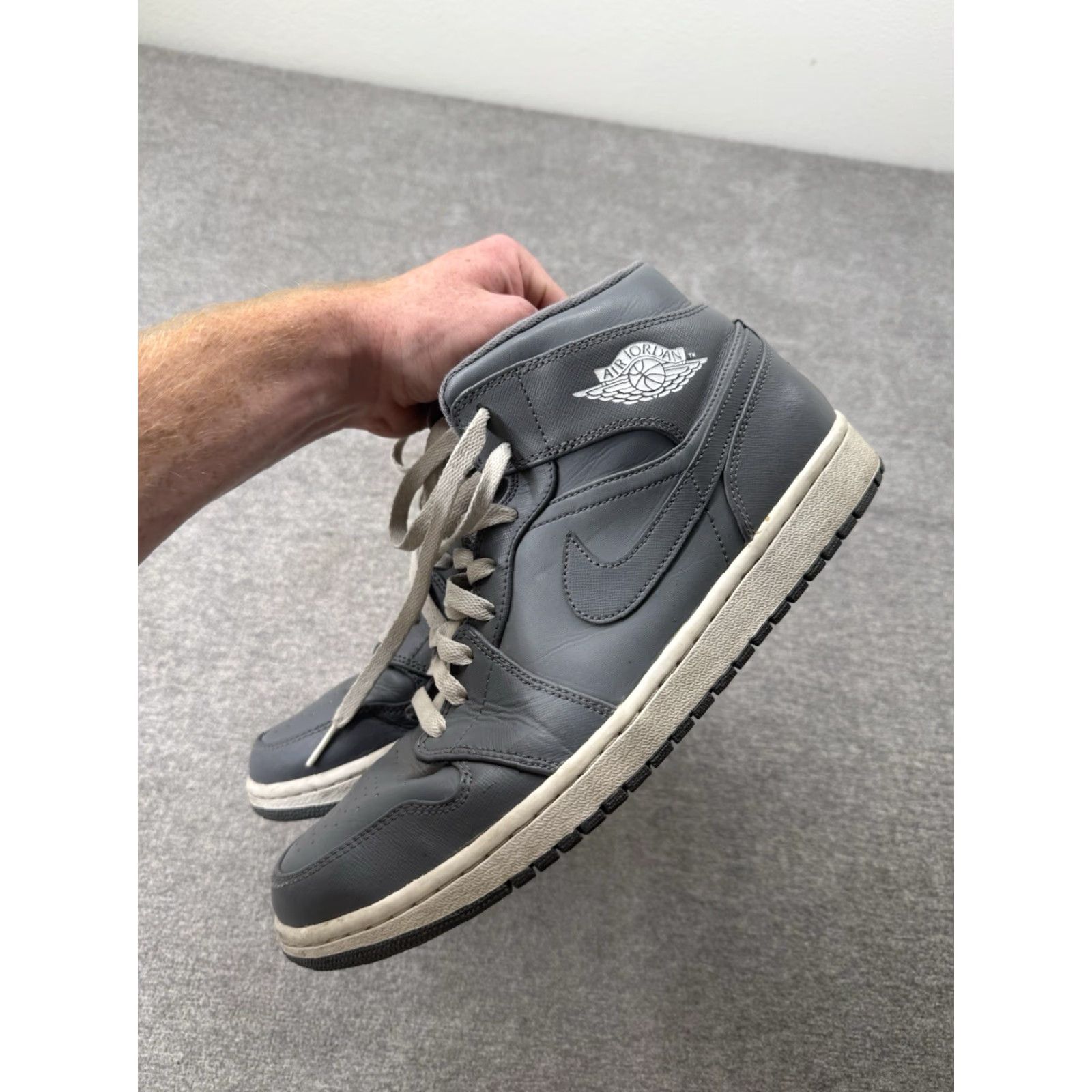 Jordan Brand 2013 Nike Air Jordan One Retro Mid Cool Gray Men's Size 11 554724–003 Sneakers Grey White Retro Leather Rubber Mid Top Size US 10 / EU 43 - 4 Thumbnail