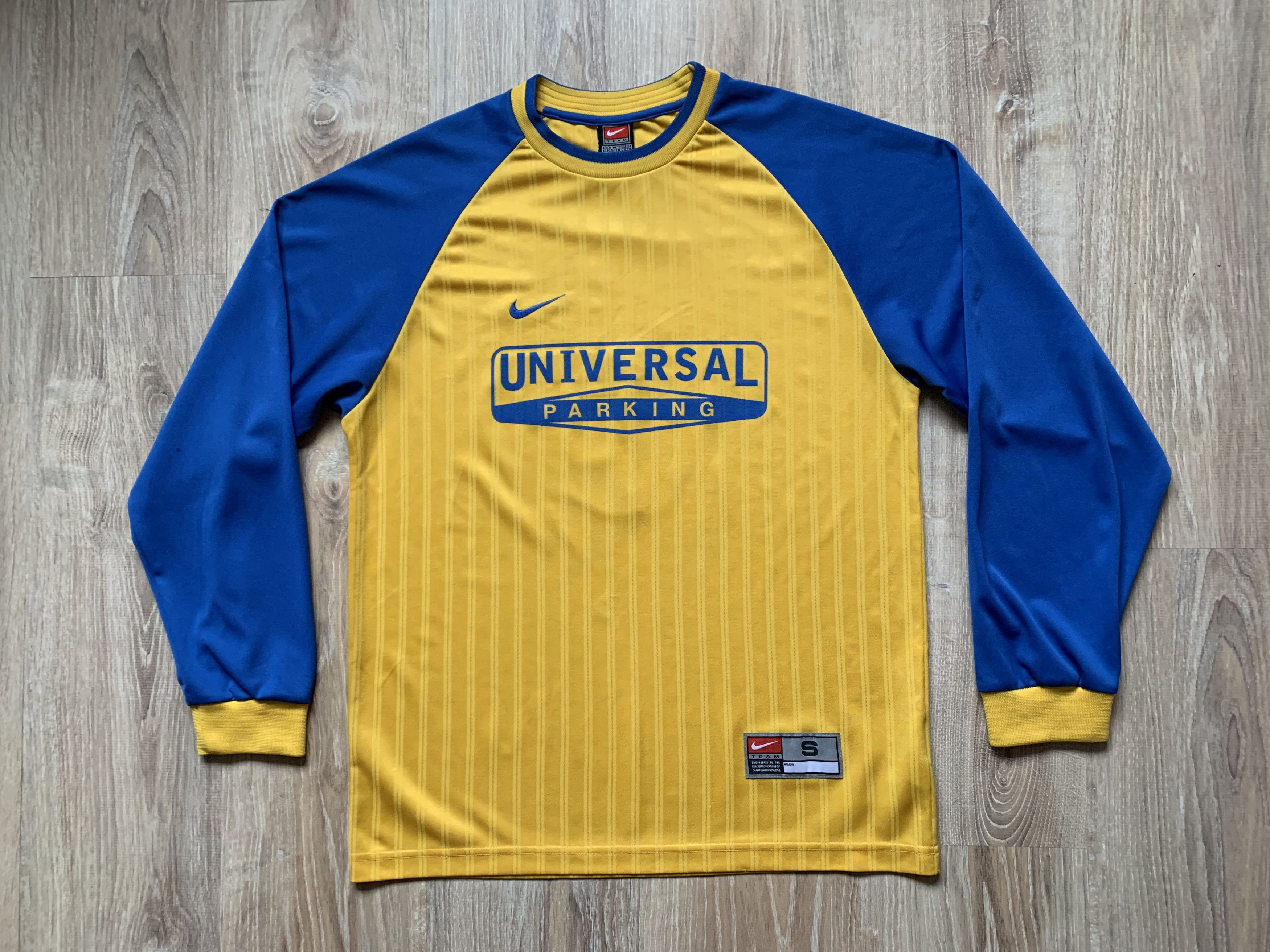 Nike × Vintage Vintage Nike Universal Parking Jersey #8 Khan Size US S / EU 44-46 / 1 - 1 Thumbnail