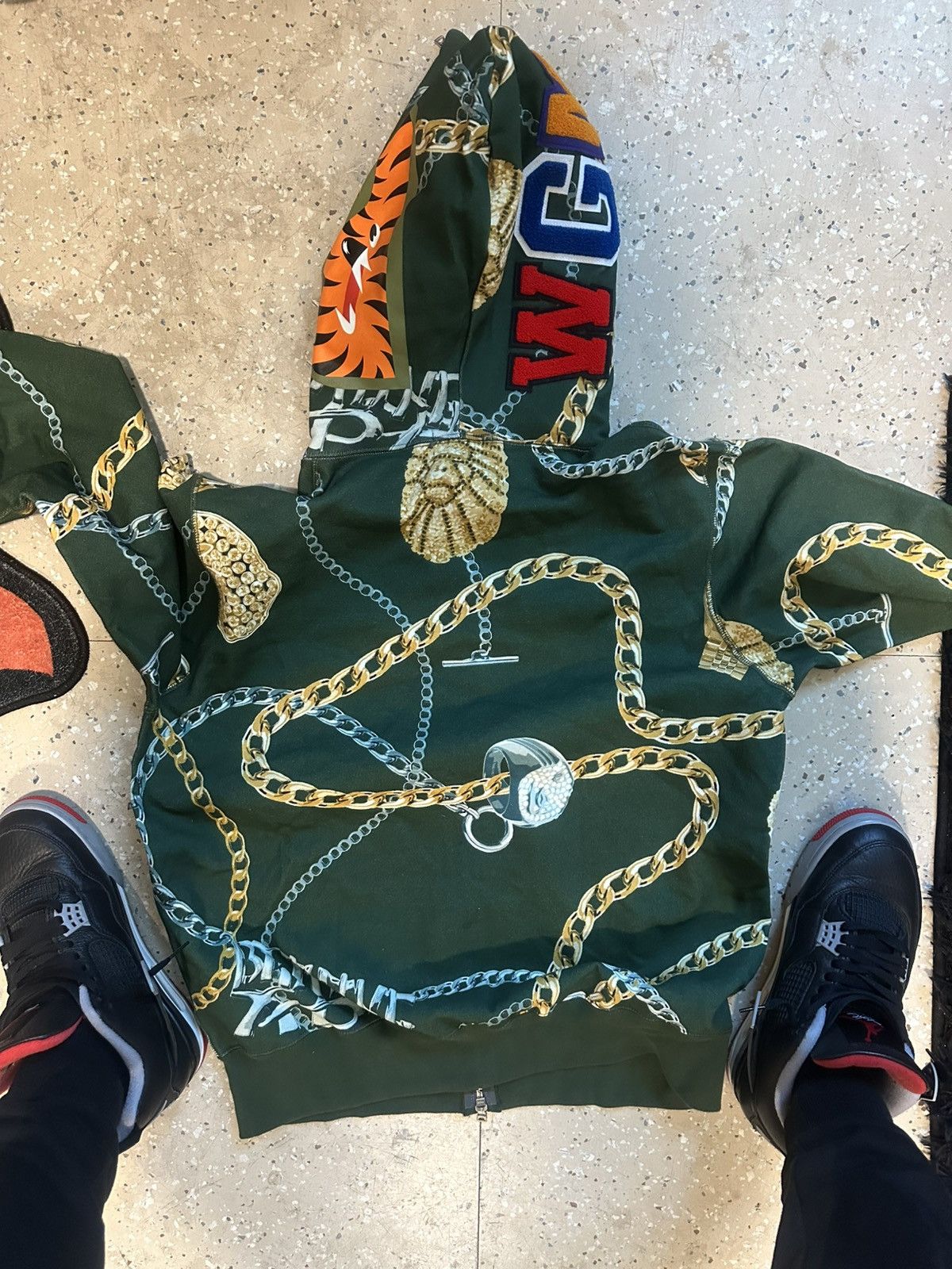Bape Bape Gold chain shark shoodie Size US M / EU 48-50 / 2 - 2 Thumbnail