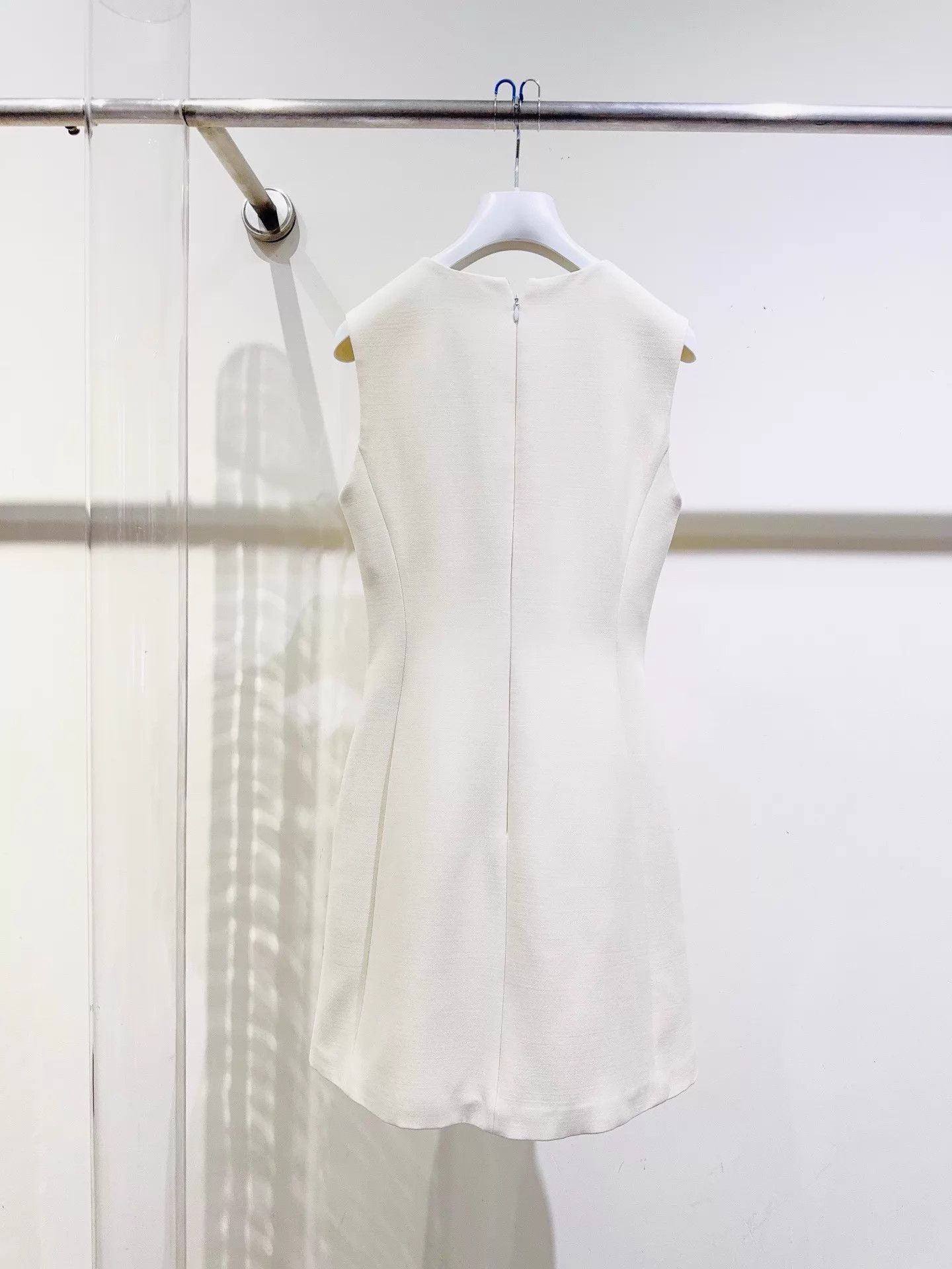 Dior Dior New White Silk Wool Midi Dress F36 Women's Size XS / US 0-2 / IT 36-38 - 2 Thumbnail