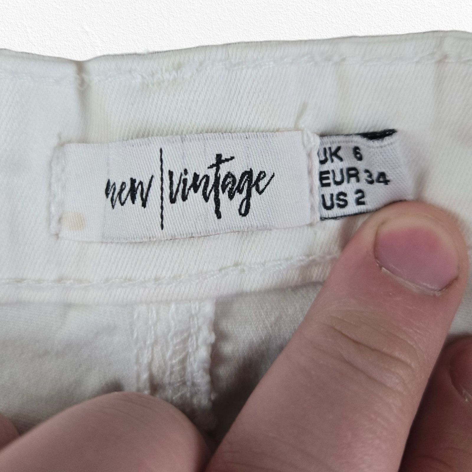 Other Y2K White Low Rise Distressed Mini Denim Skirt Size 2 Size 26" / US 2 / IT 38 - 5 Thumbnail