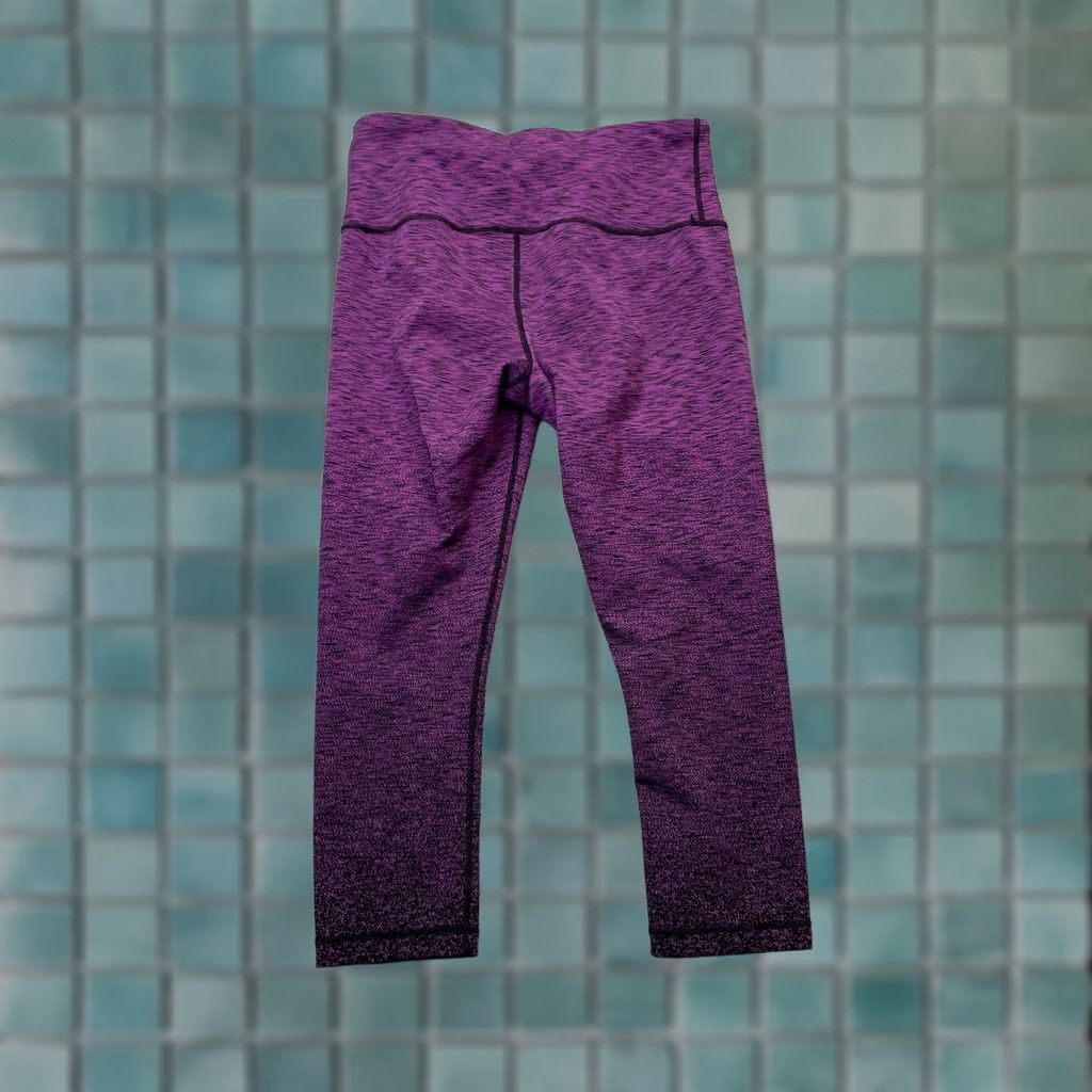 Vintage Kirkland Signature Leggings Womens Medium Purple Active Crop Skinny Leg Pants Size 32" / US 10 / IT 46 - 1 Thumbnail