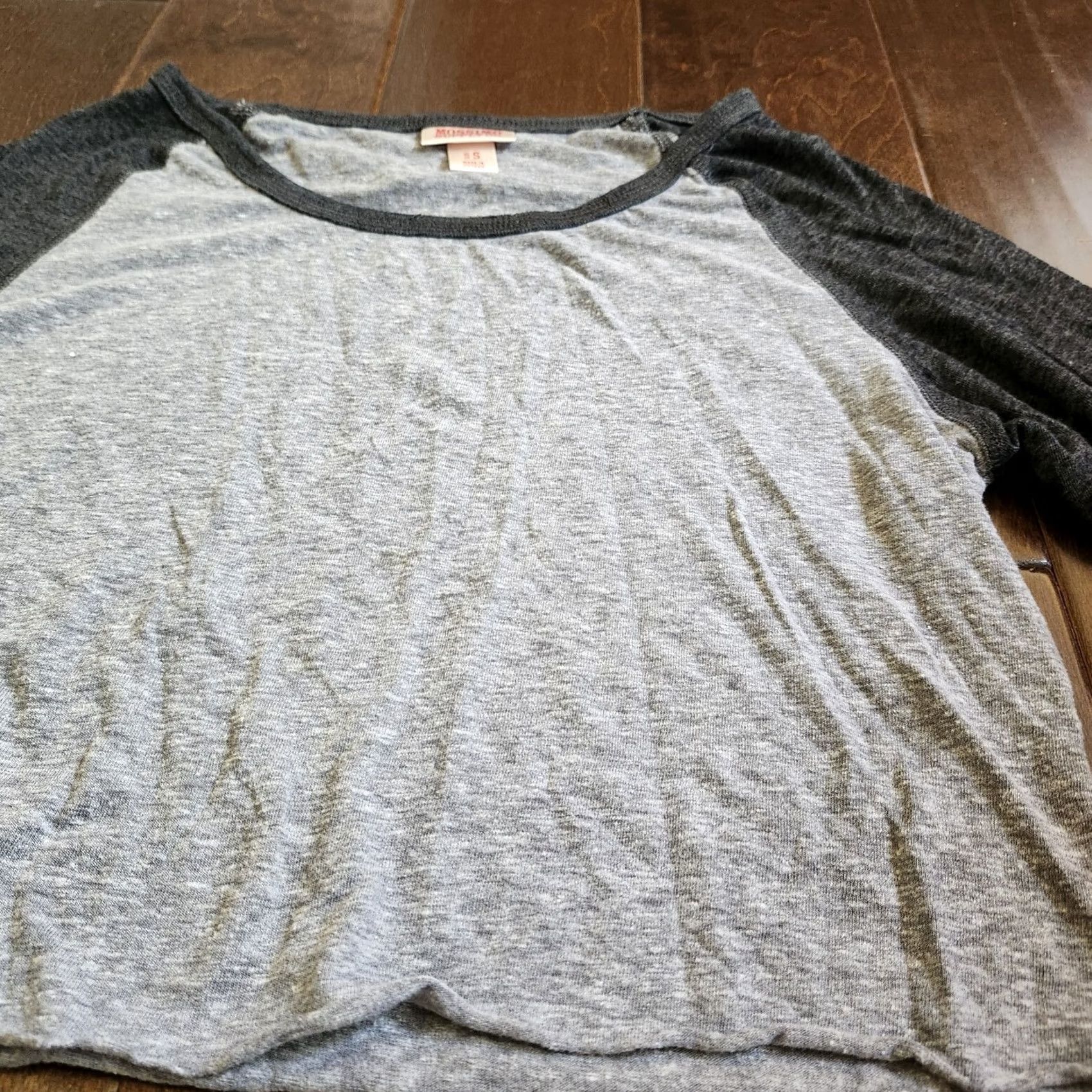 Mossimo Mossimo Women's Gray Cropped Long Sleeve T-Shirt - Size S - Pullover, Regular Fit, Casual Size S / US 4 / IT 40 - 6 Thumbnail