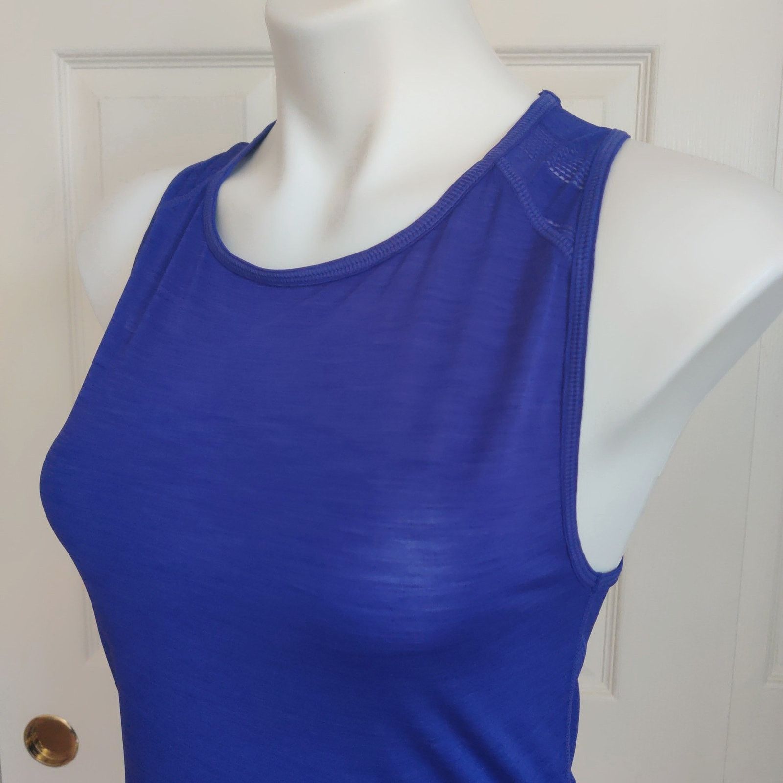 Athleta Athleta Kettlebella Racerback Tank Top sz XS Size XS / US 0-2 / IT 36-38 - 3 Thumbnail