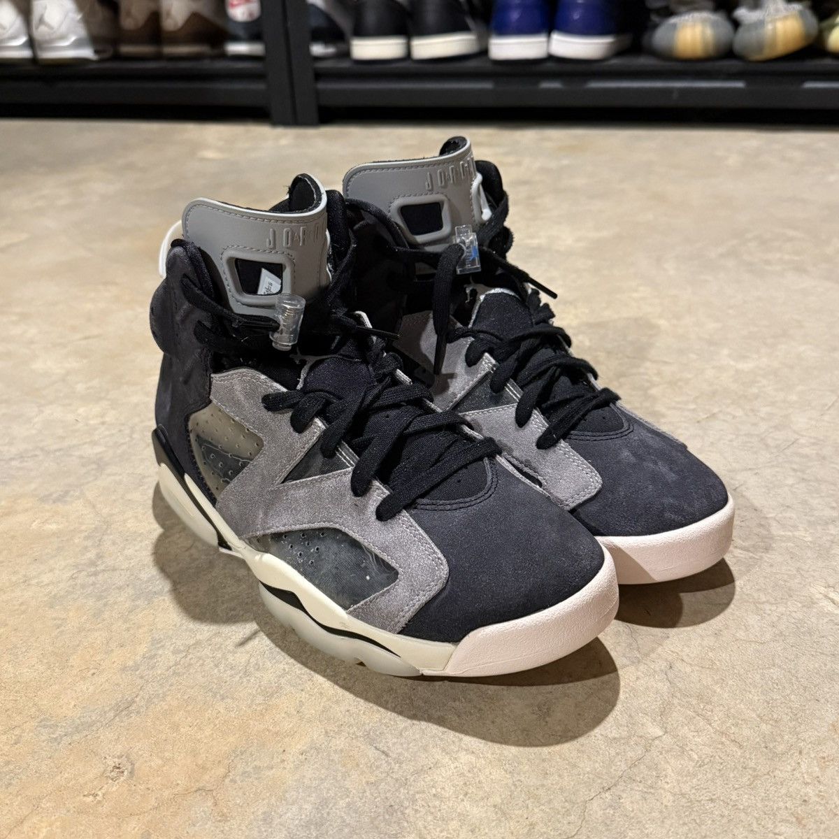 Jordan Brand Air Jordan 6 Retro Tech Chrome 2020 US 9.5 Size US 9.5 / EU 42-43 - 9 Thumbnail