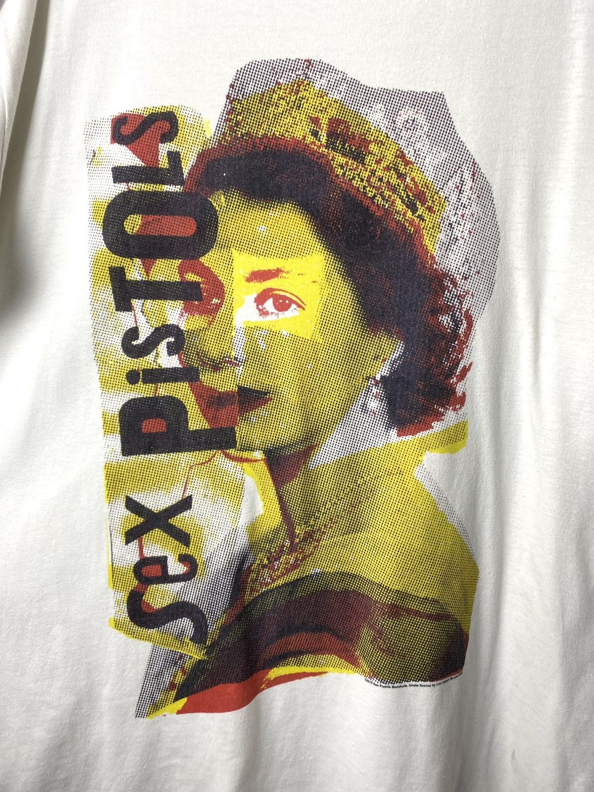 Band Tees Vintage 2013 Sex Pistols Band T Shirt The Queen Size US XXL / EU 58 / 5 - 2 Thumbnail