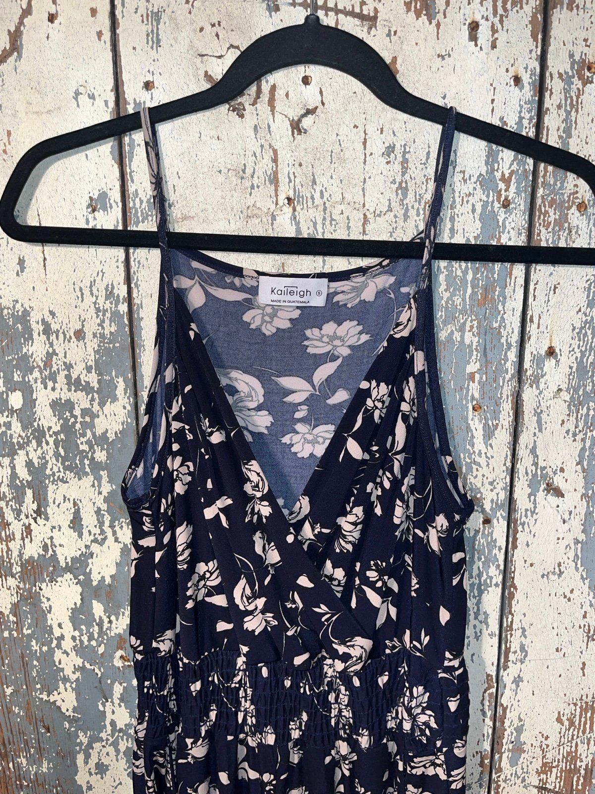 Designer Kaileigh navy floral jumpsuit, size Small Size 28" / US 6 / IT 42 - 4 Thumbnail