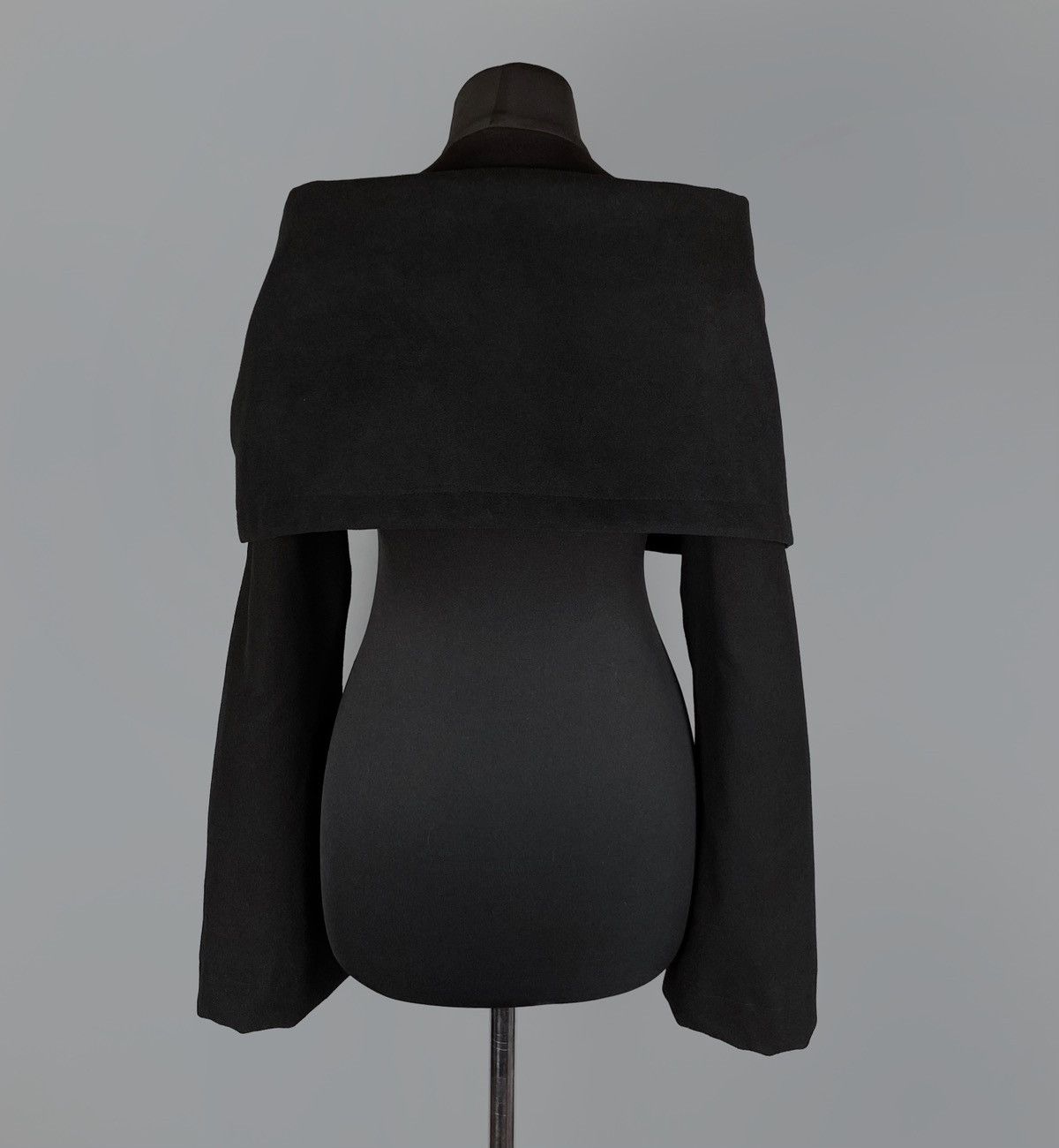 Alexander McQueen Vintage Alexander Mcqueen Women’s Gothic Cape Jacket Size L Size L / US 10 / IT 46 - 11 Thumbnail