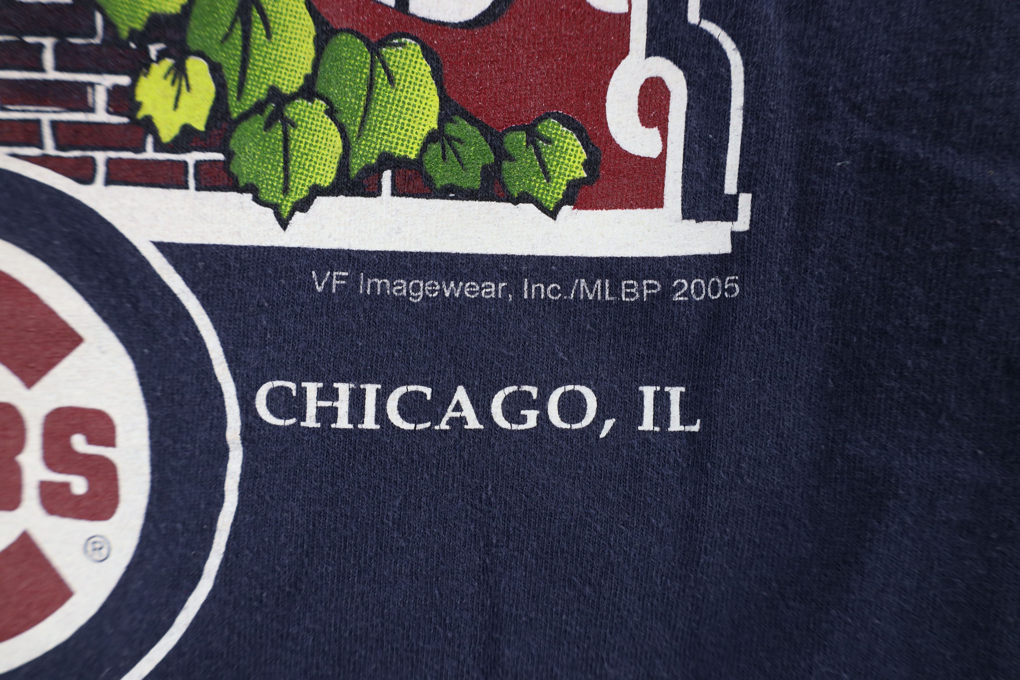 Vintage Vintage Y2K 2005 Chicago Cubs Baseball Wrigley Field T-Shirt Size US L / EU 52-54 / 3 - 5 Thumbnail
