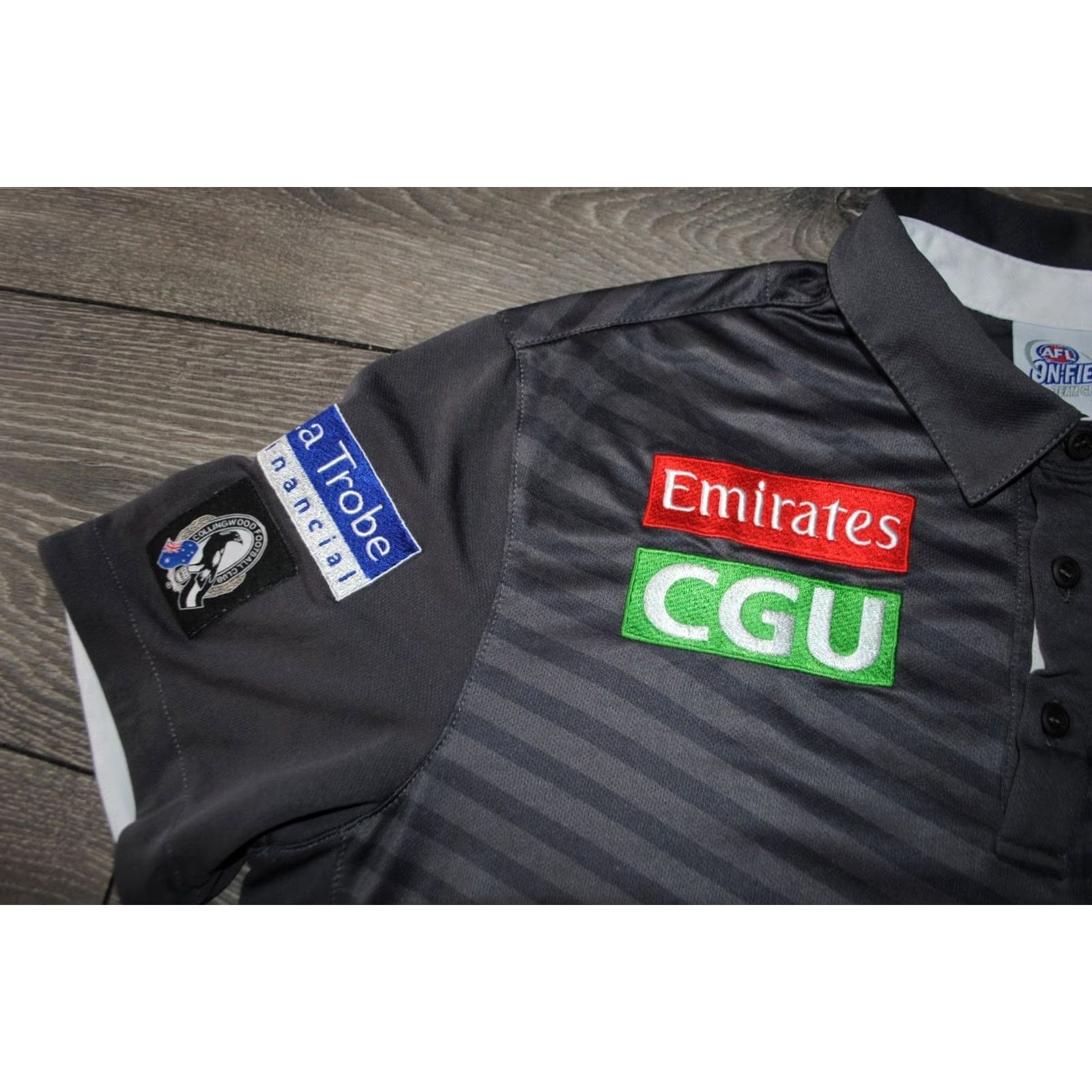 Vintage COLLINGWOOD FOOTBALL CLUB MAGPIES 125TH ANNIVERSARY 2017 POLO SHIRT JERSEY MENS SMALL SHIRT Size US S / EU 44-46 / 1 - 2 Thumbnail