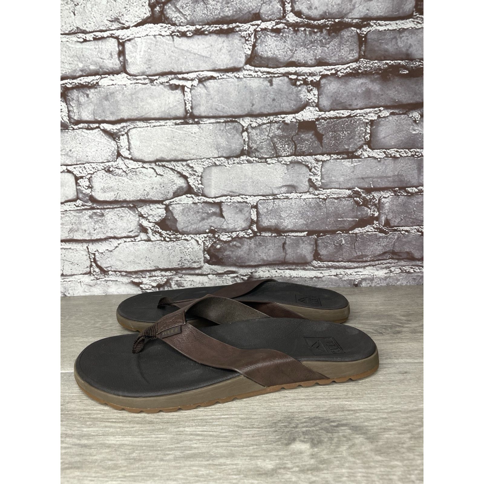 REEF Reef Brown Leather Casual Beach Flip Flops Thong Sandals Men Size US 9 / EU 42 - 11 Thumbnail