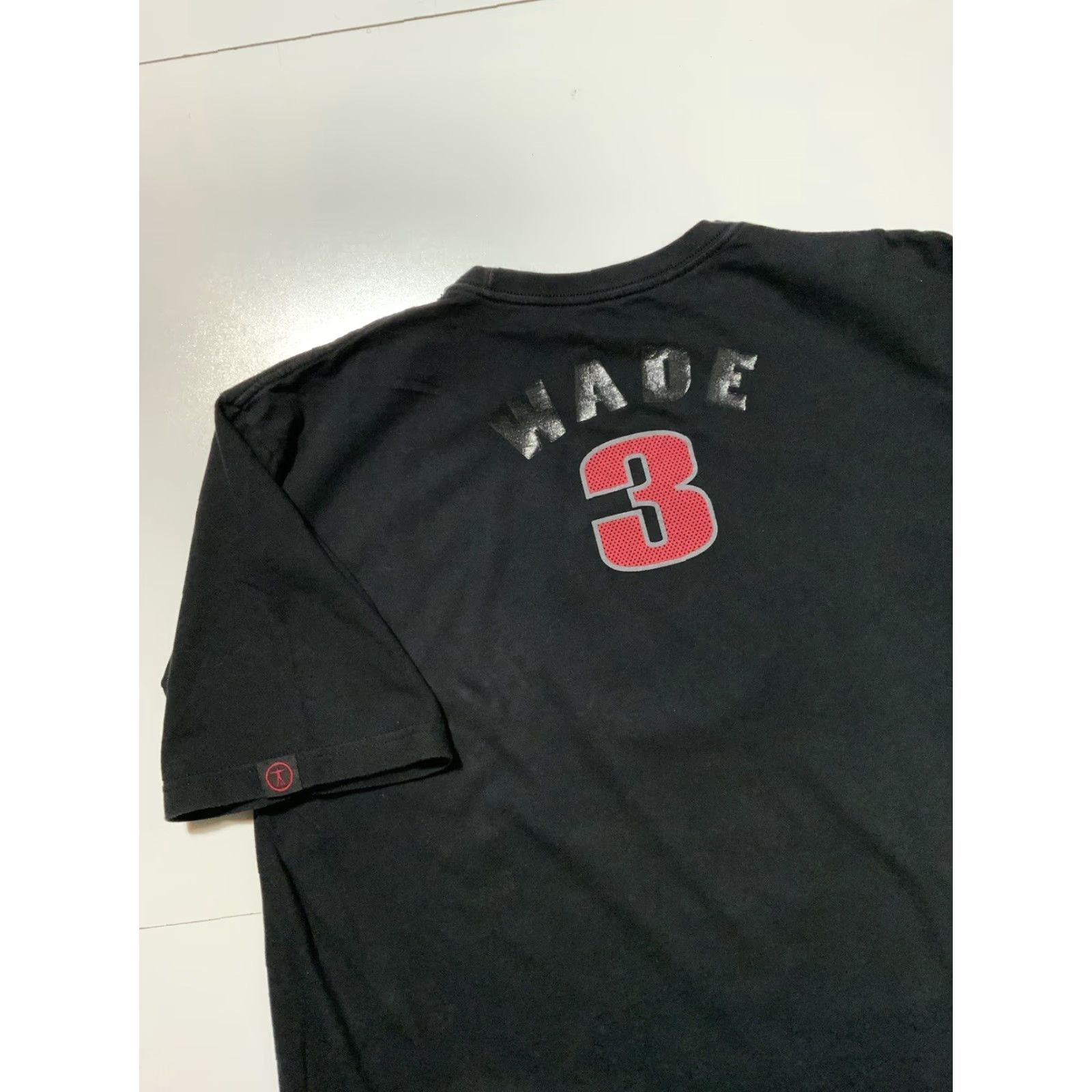 Converse VINTAGE Converse Dwyane Wade Miami Heat Basketball 3D Logo T-Shirt Sz. 2XL Mens Black T-Shirt Logo 90s Decade Sports Shirt Men Size US XXL / EU 58 / 5 - 5 Thumbnail