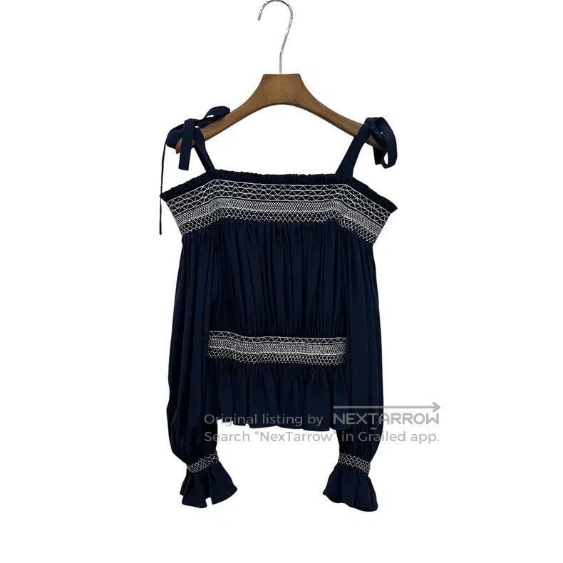Louis Vuitton Louis Vuitton Navy embroidered lace long sleeve Size XS / US 0-2 / IT 36-38 - 1 Thumbnail