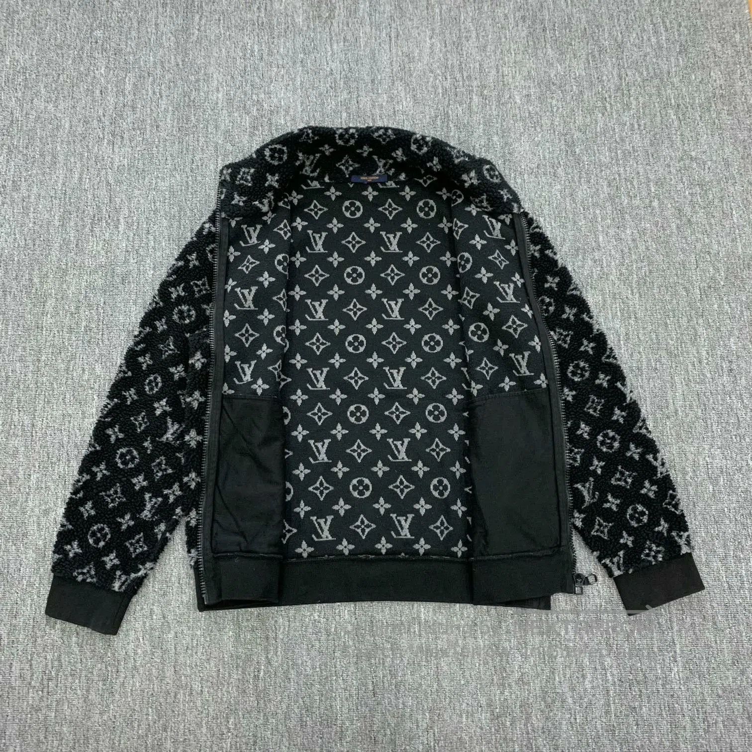 Louis Vuitton lv black patterned teddy jacket size xl. Size US XL / EU 56 / 4 - 5 Thumbnail