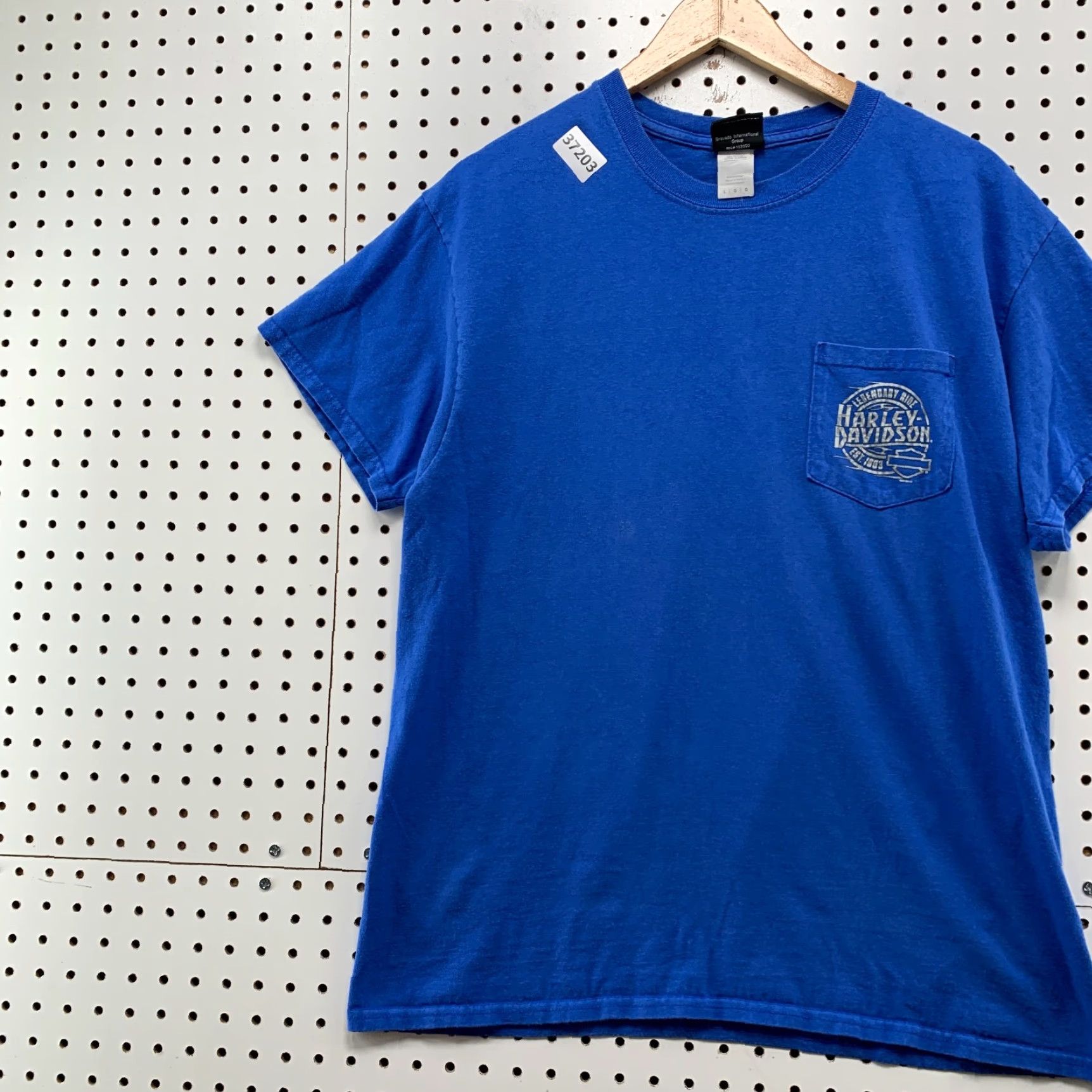 Harley Davidson VINTAGE Harley-Davidson Pocket Shirt Mens Large Blue Peoria Illinois Motorcycle 20x27.5 Shirt Mens Blue Vintage Harley-Davidson Pocket Shirt 20x27.5 Size US L / EU 52-54 / 3 - 4 Thumbnail
