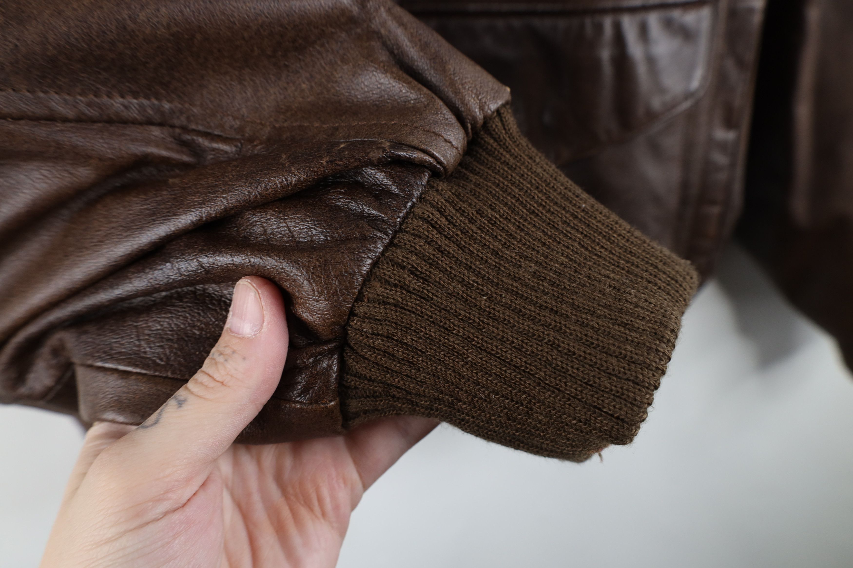 Vintage Vintage 90s Streetwear Leather B3 Flight Bomber Jacket Brown Size US L / EU 52-54 / 3 - 8 Thumbnail
